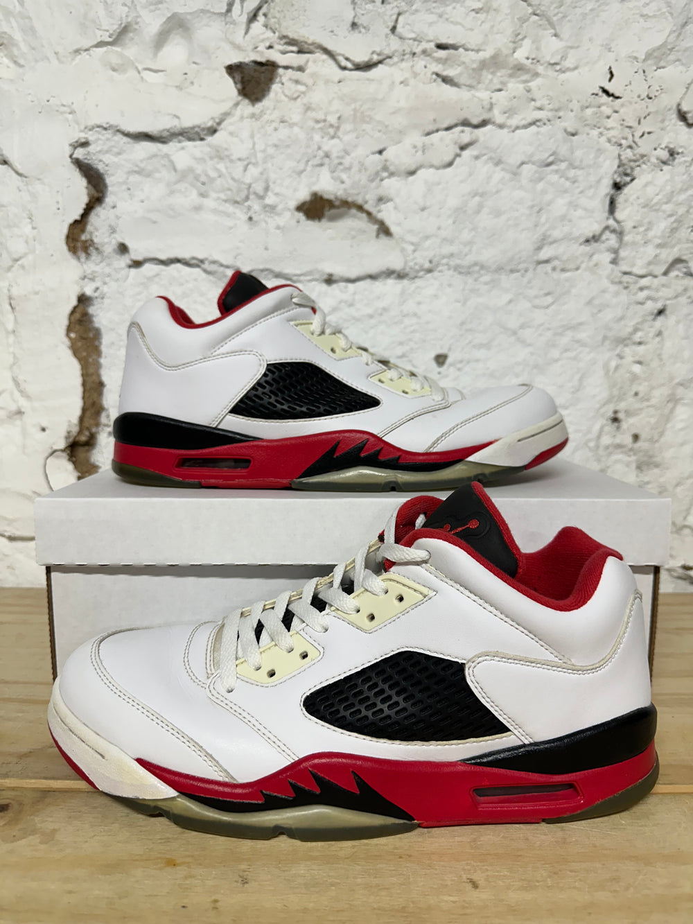 Air Jordan 5 Low Fire Red Sz 10