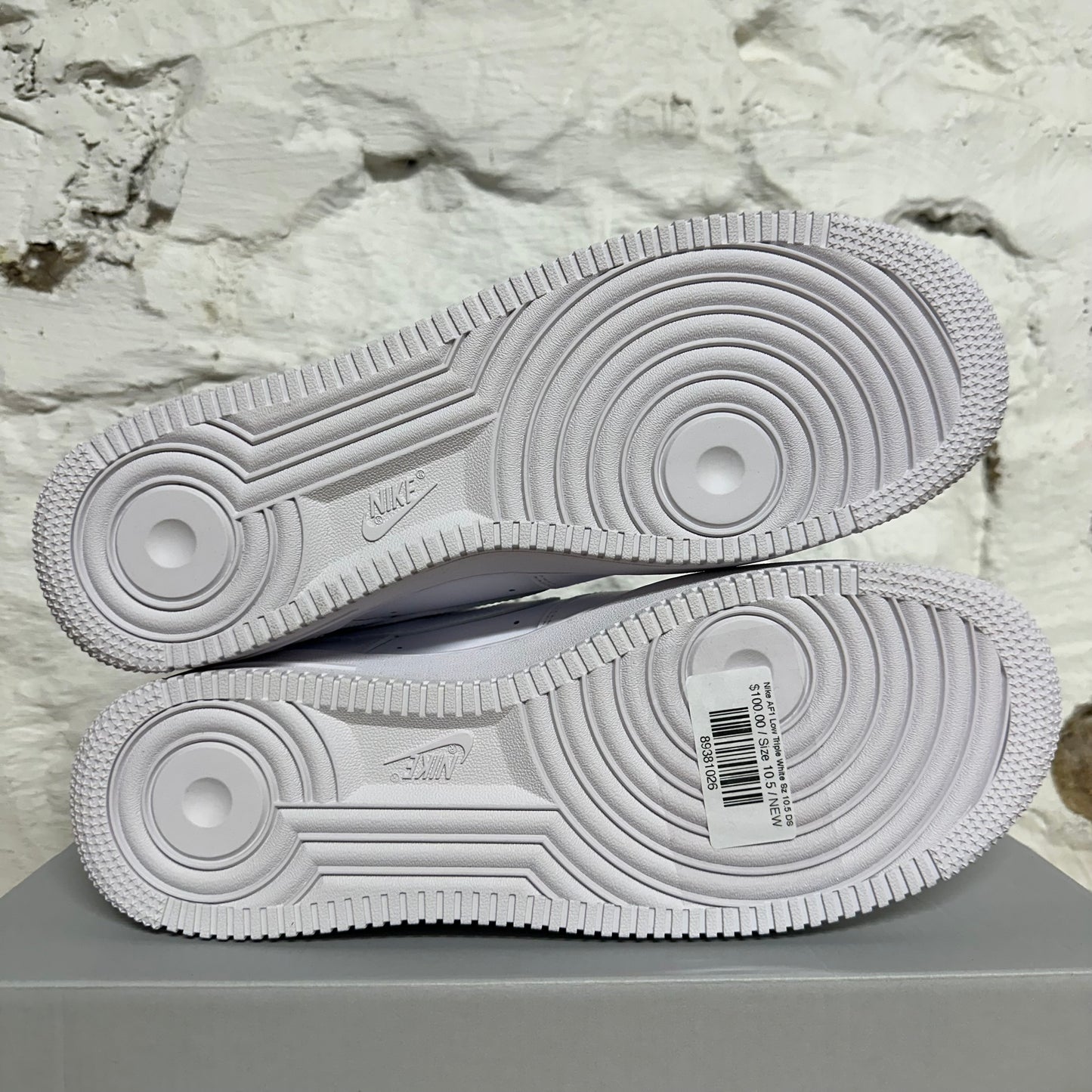 Nike Air Force 1 Low Triple White Sz 10.5 DS