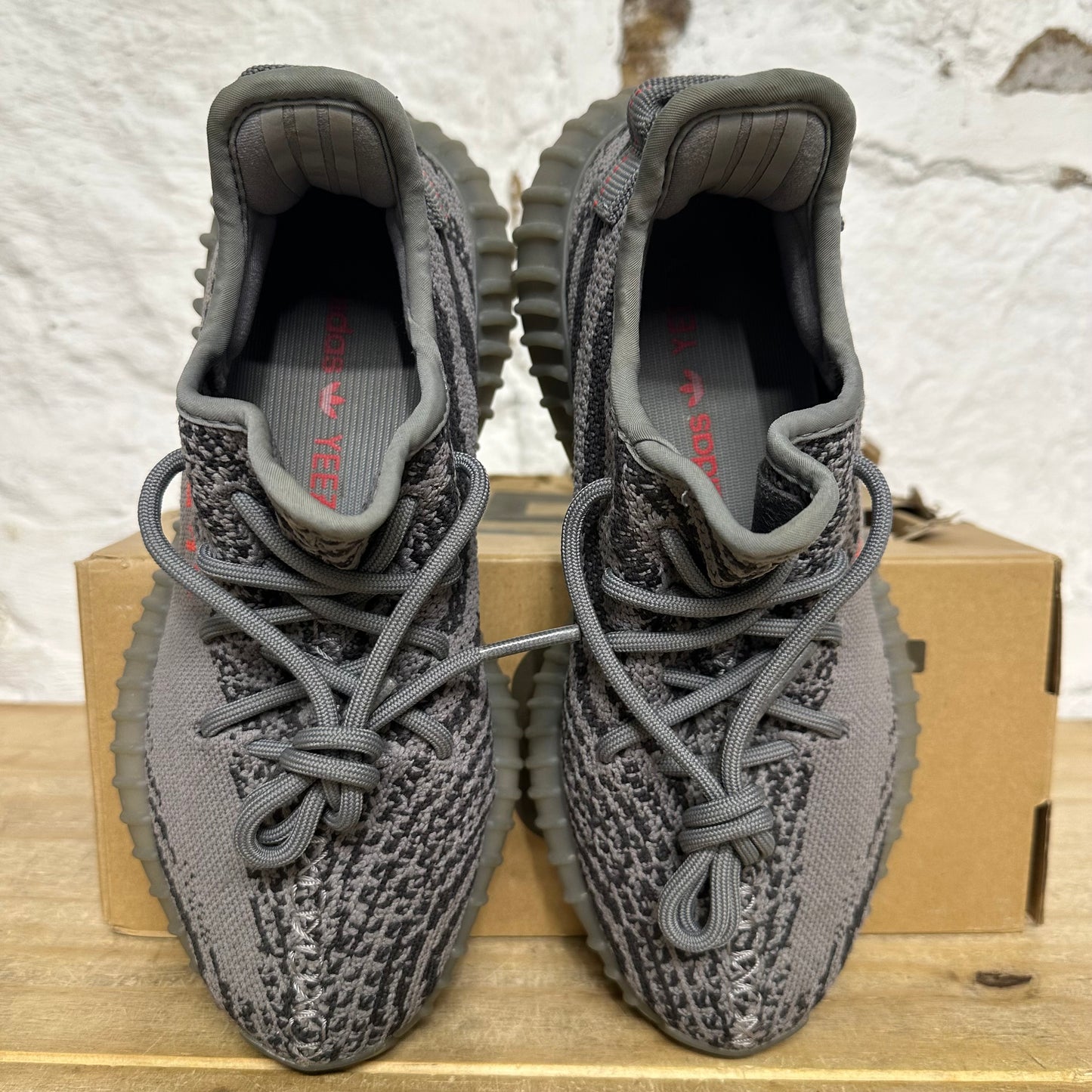 Yeezy 350 V2 Beluga 2.0 Sz 5