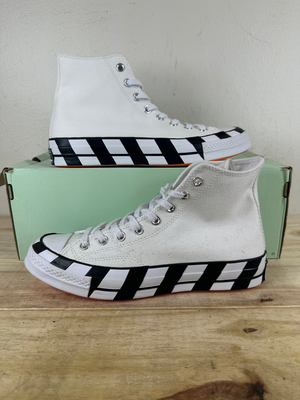 Converse Chuck Taylor All Star 70 Hi Off-White Sz 8