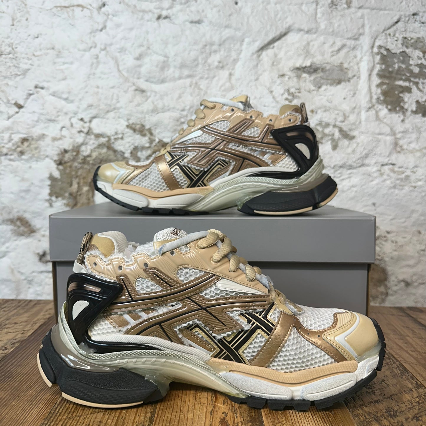 Balenciaga Runner Beige Black White Sneaker