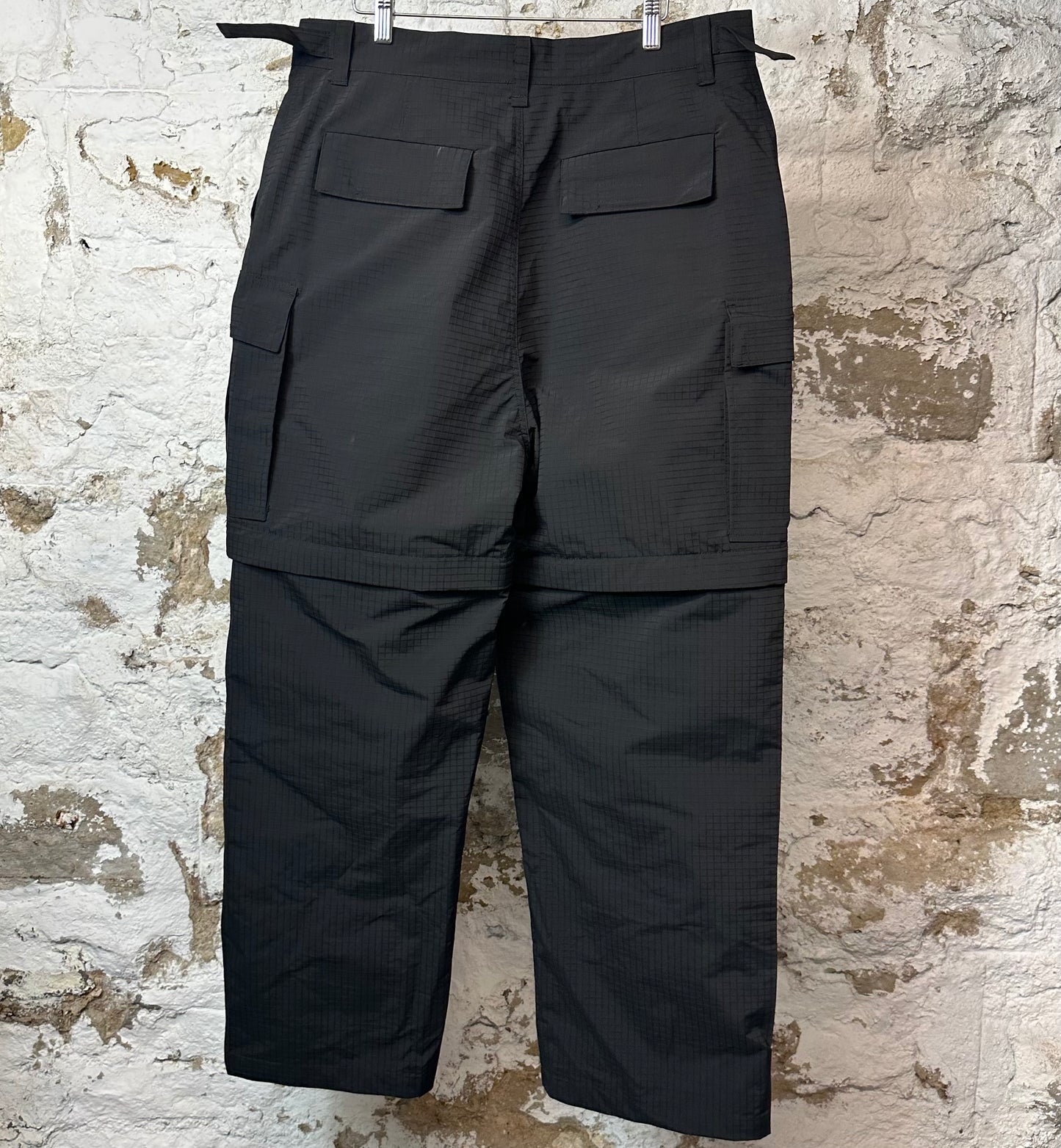 GV Gallery Raspberry Asphalt Grid Cargo Pants Sz M