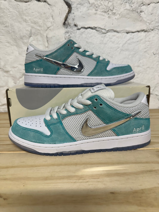 Nike SB Dunk Low April Turbo Green Sz 9 DS