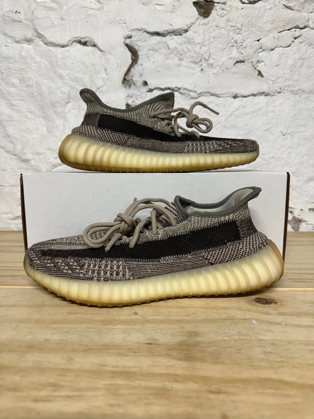 Yeezy 350 V2 Zyon Sz 8.5