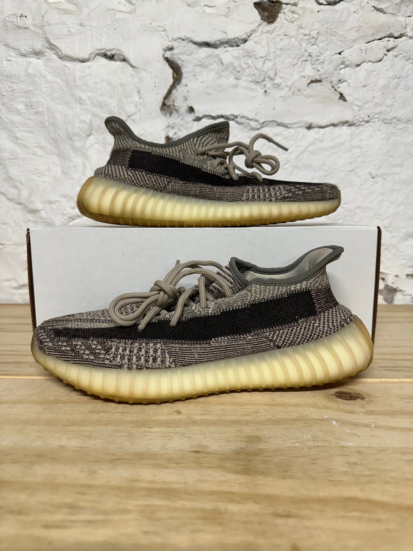 Yeezy 350 V2 Zyon Sz 8.5