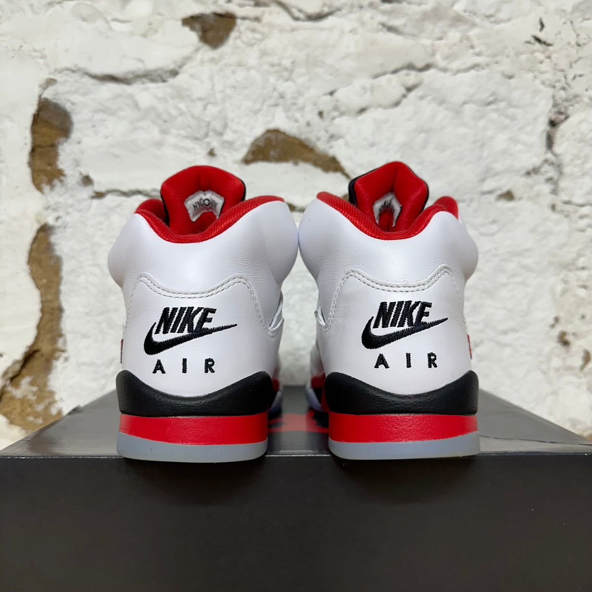 Air Jordan 5 Fire Red Black Tongue (2025) Sz 7