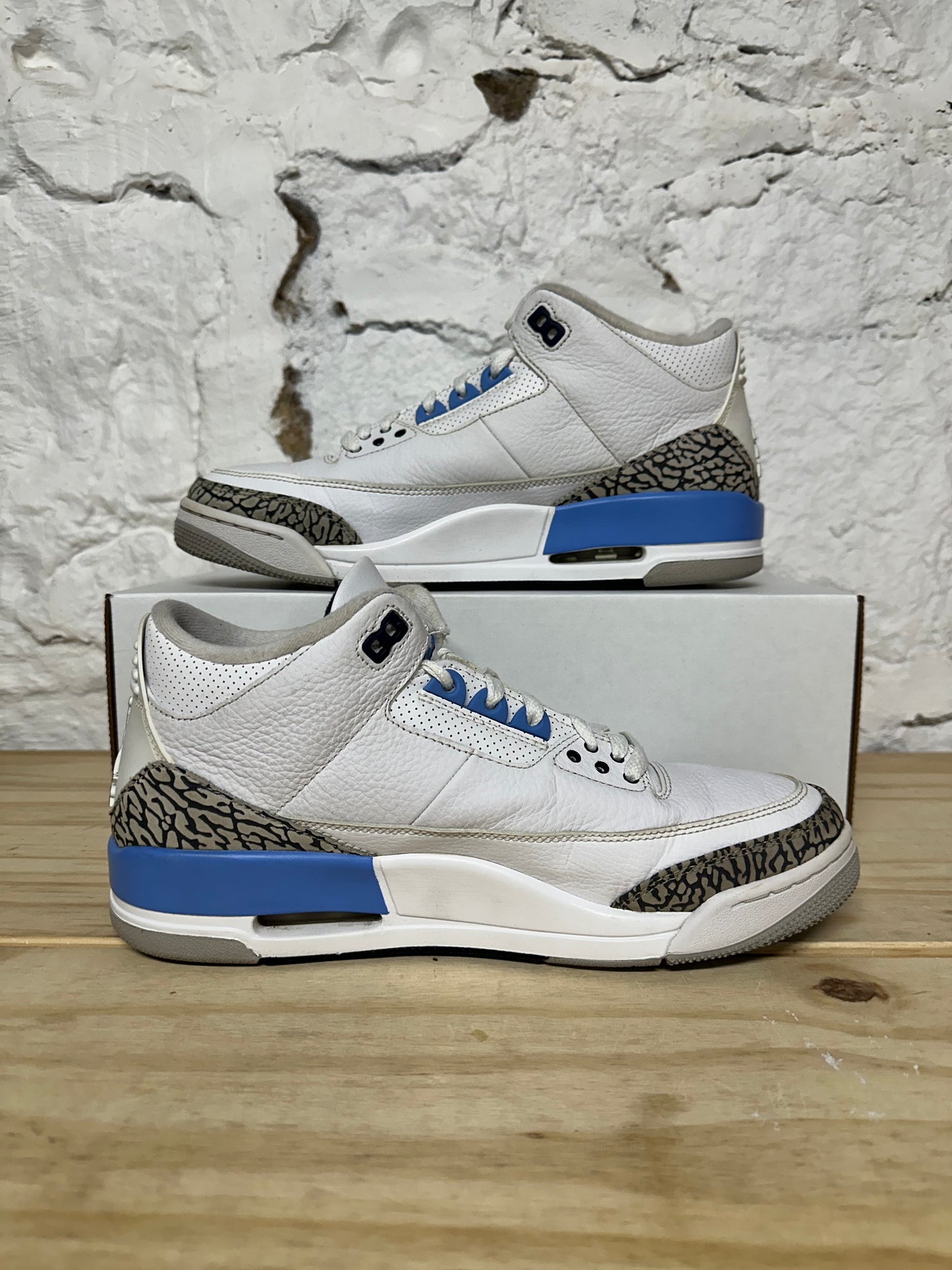 Air Jordan 3 UNC Sz 10