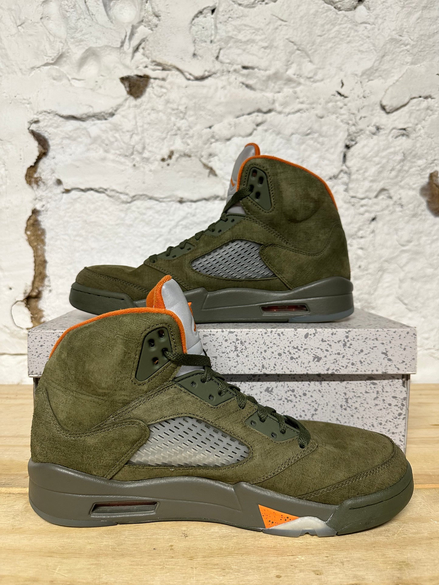 Air Jordan 5 Olive Sz 10