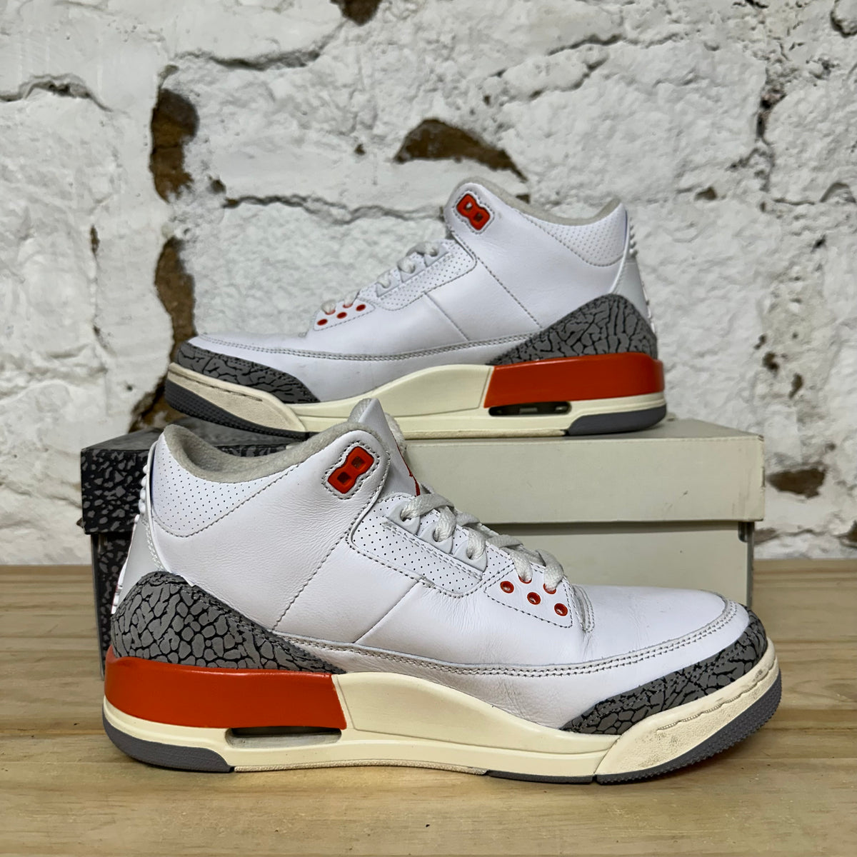 Air Jordan 3 Georgia Peach Sz 9.5 (11W)