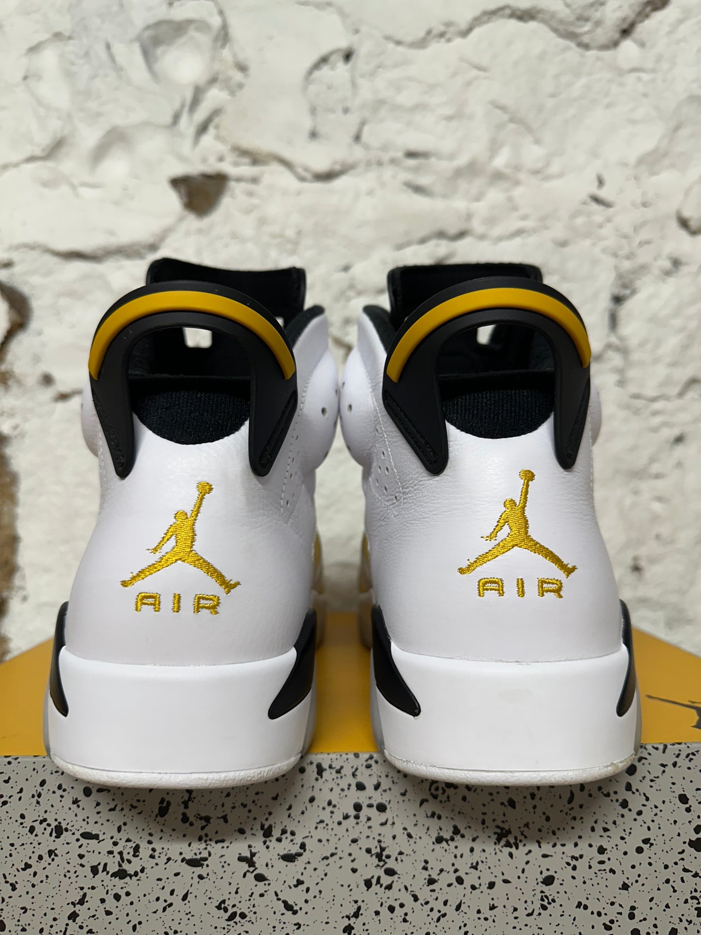 Air Jordan 6 Ochre Sz 12.5