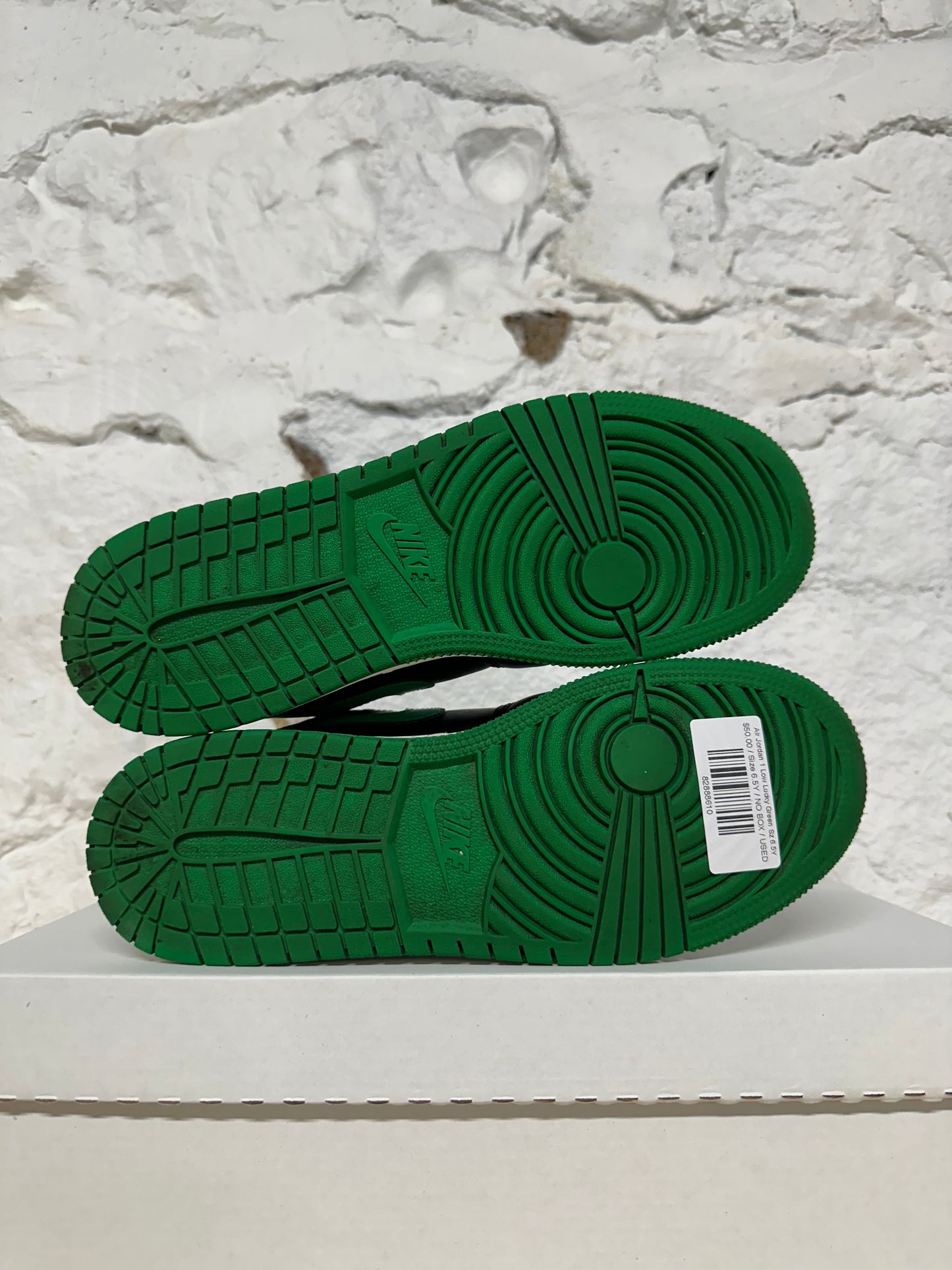 Air Jordan 1 Low Lucky Green Sz 6.5Y