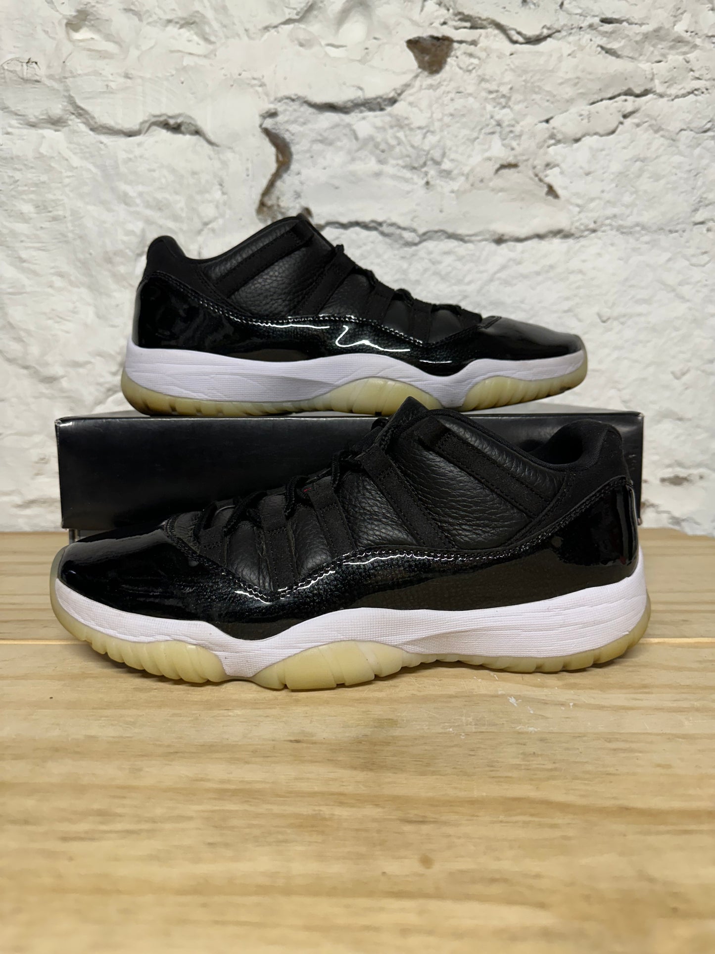 Air Jordan 11 Low 72-10 Sz 11.5