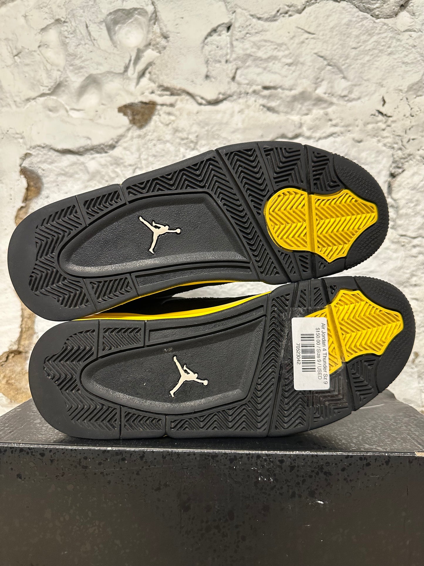 Air Jordan 4 Thunder Sz 9