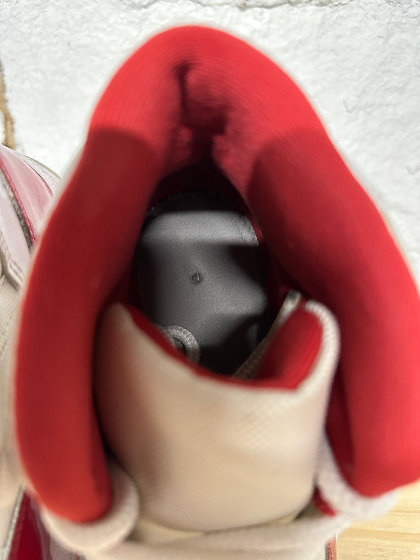 Air Jordan 11 High Cherry Sz 9