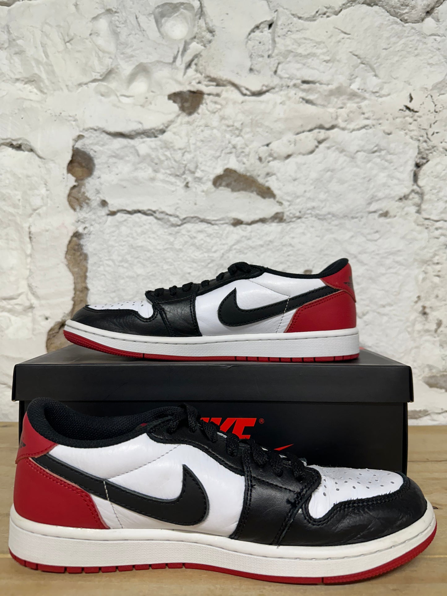 Air Jordan 1 Low Black Toe Sz 8