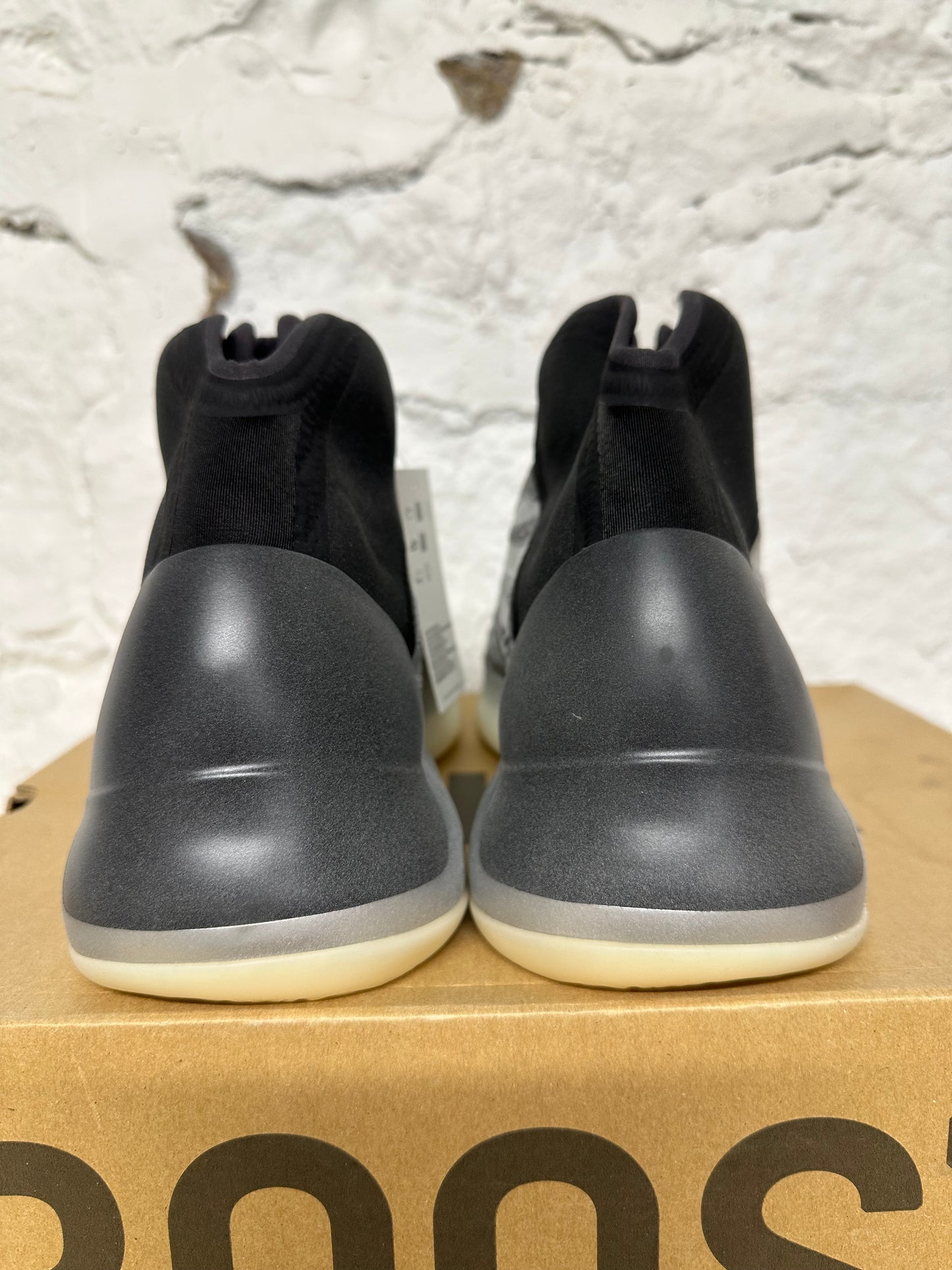 Yeezy QNTM Lifestyle Model Sz 12 DS