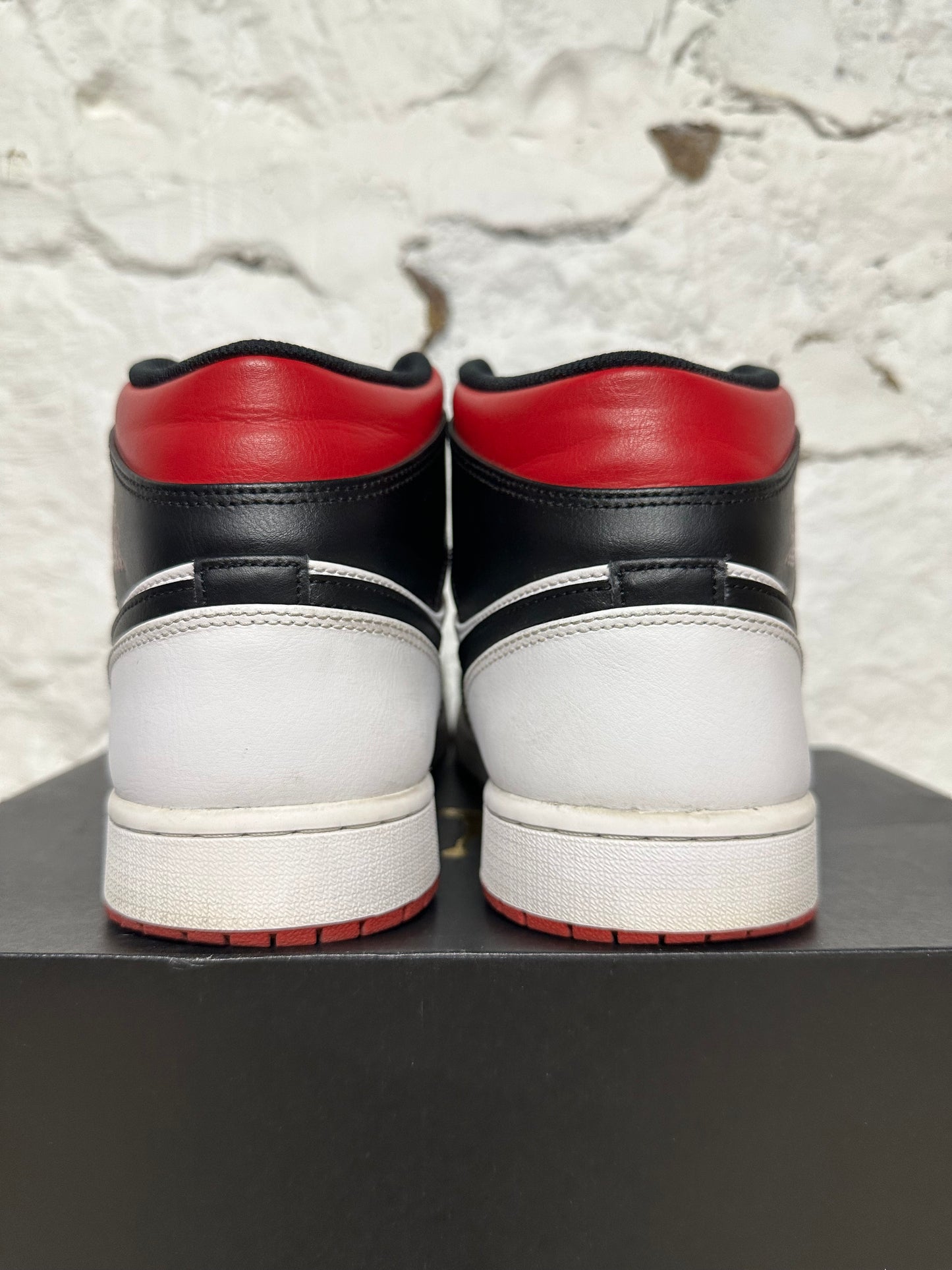 Air Jordan 1 Mid Gym Red Black Toe Sz 13