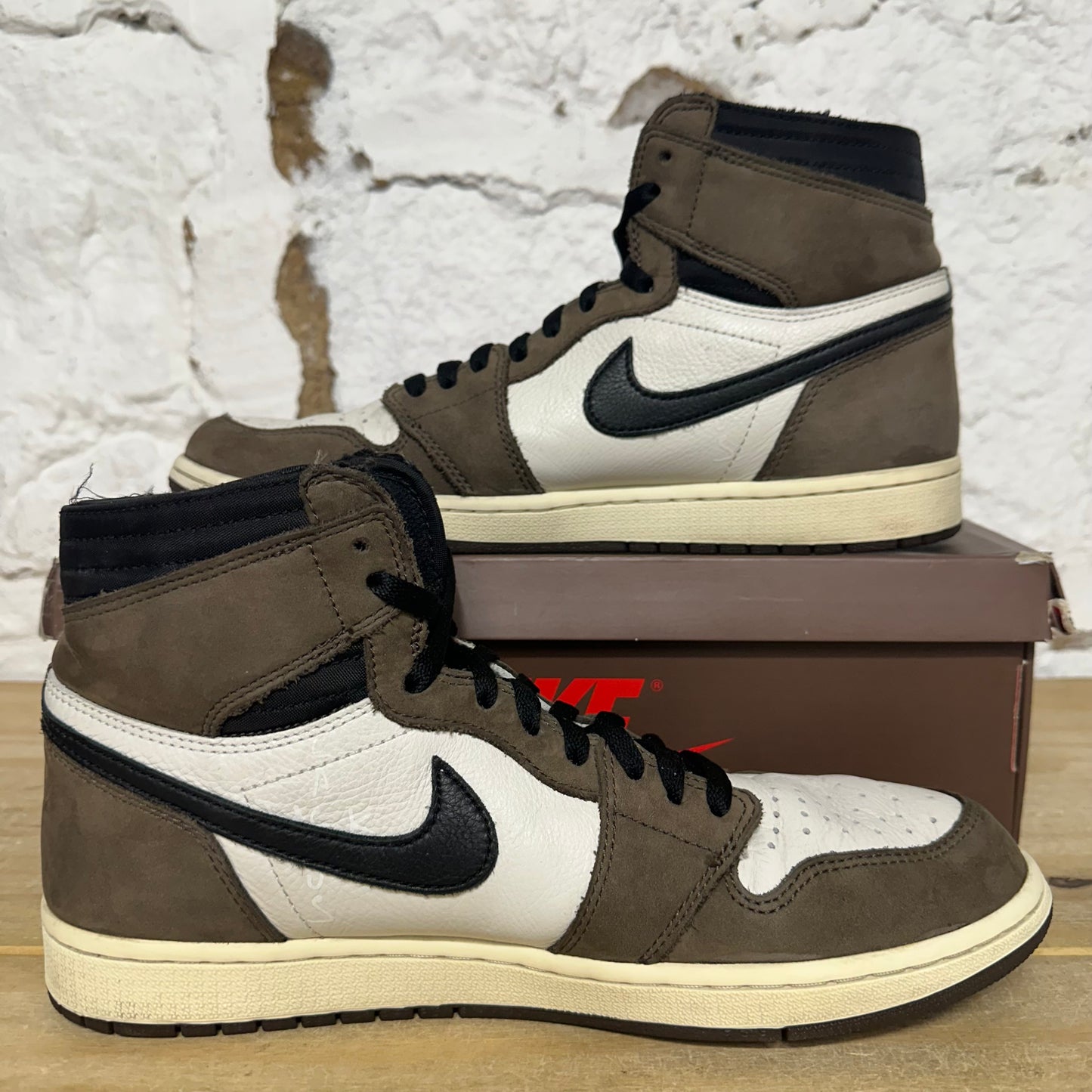 Air Jordan 1 High Travis Scott Mocha Sz 11