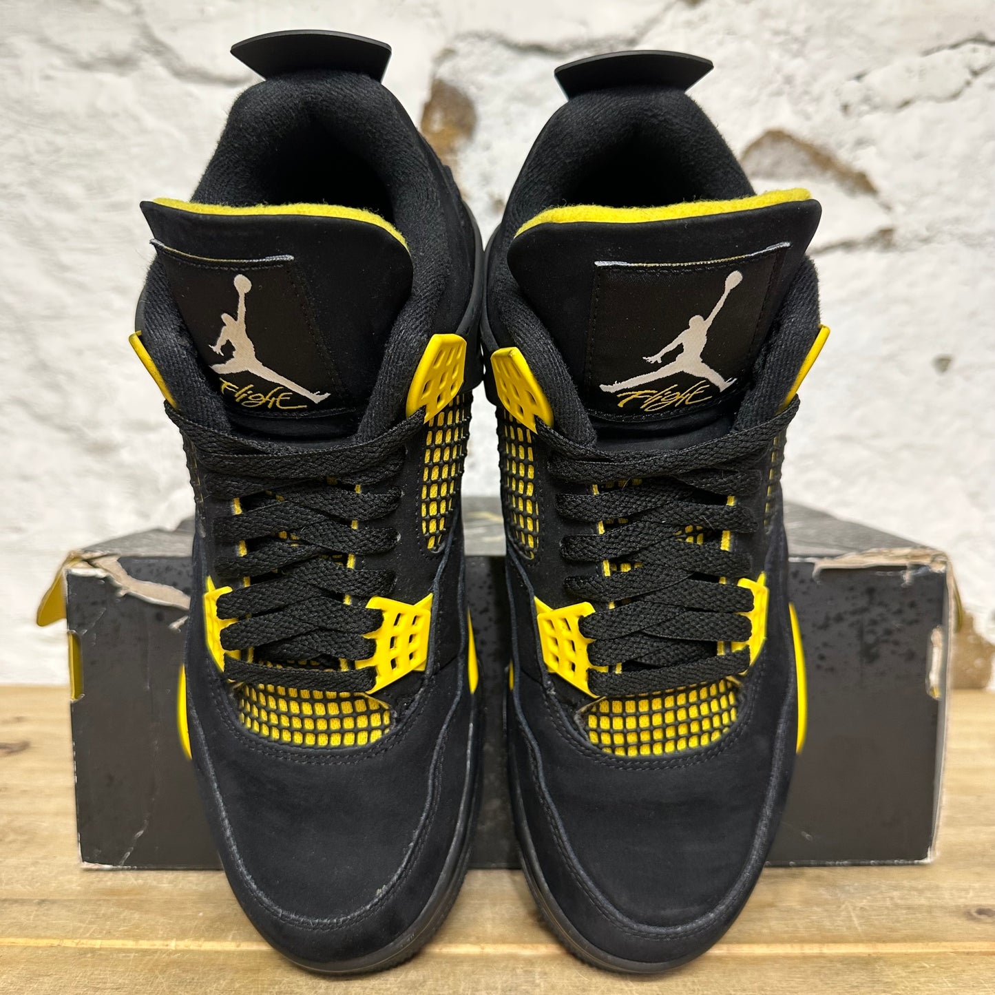 Air Jordan 4 Thunder (2023) Sz 8