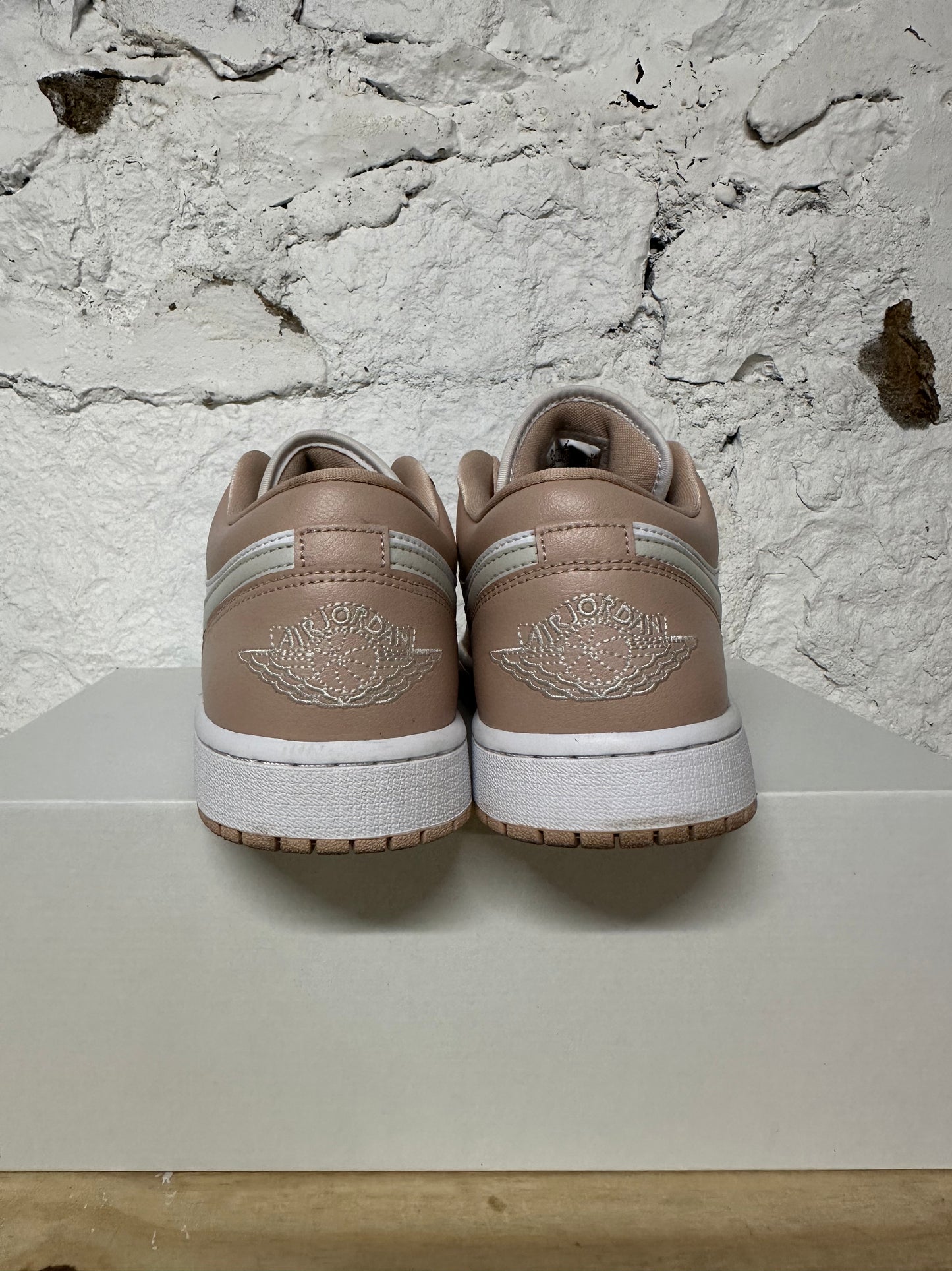 Air Jordan 1 Low Particle Beige Sz 9.5 (11W)