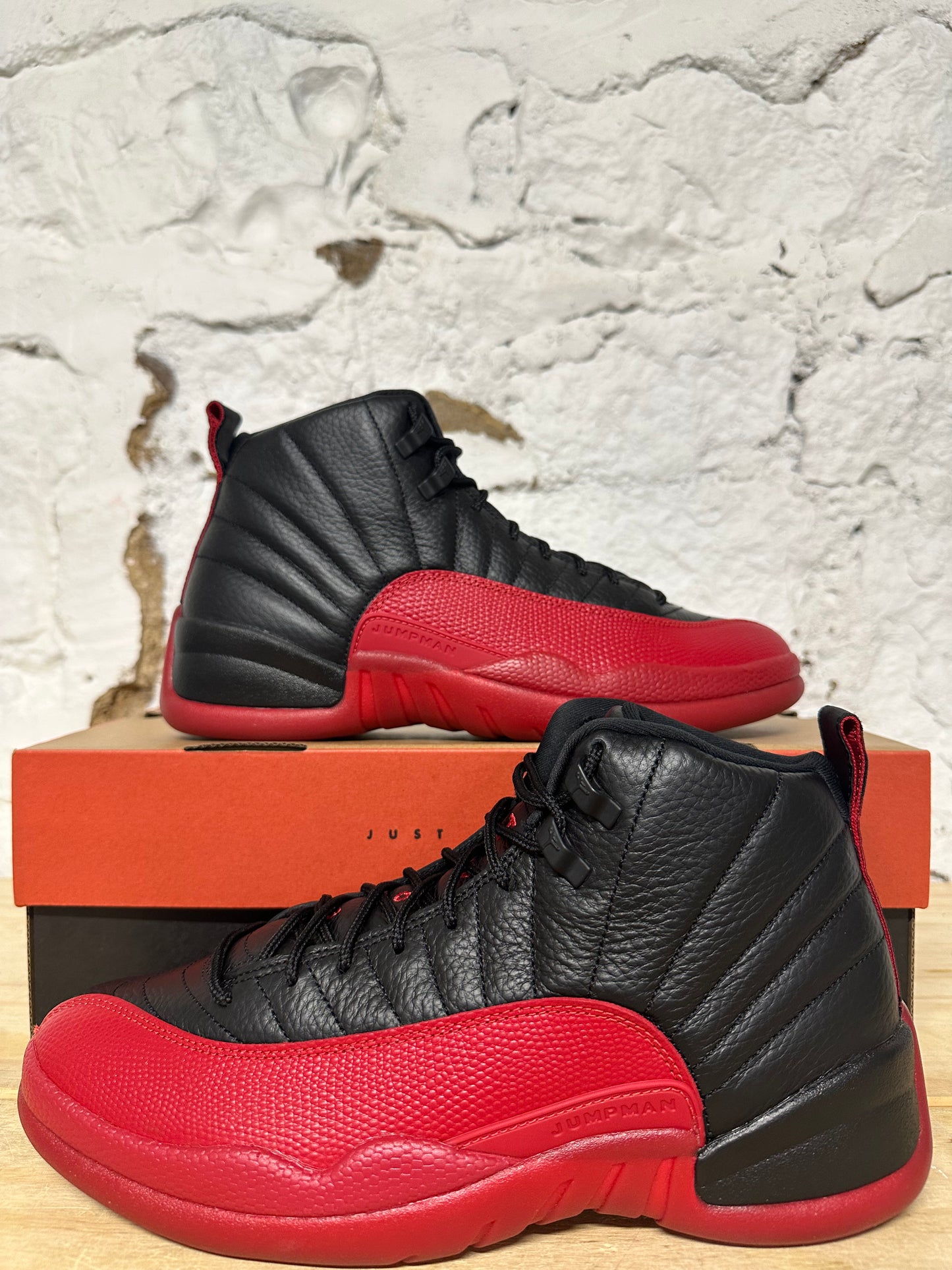 Air Jordan 12 Flu Game Sz 10 DS