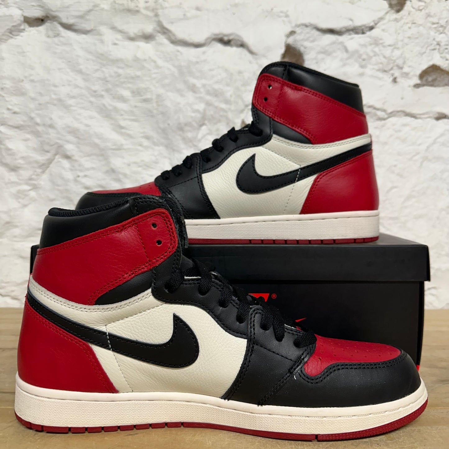 Air Jordan 1 High Bred Toe Sz 10.5