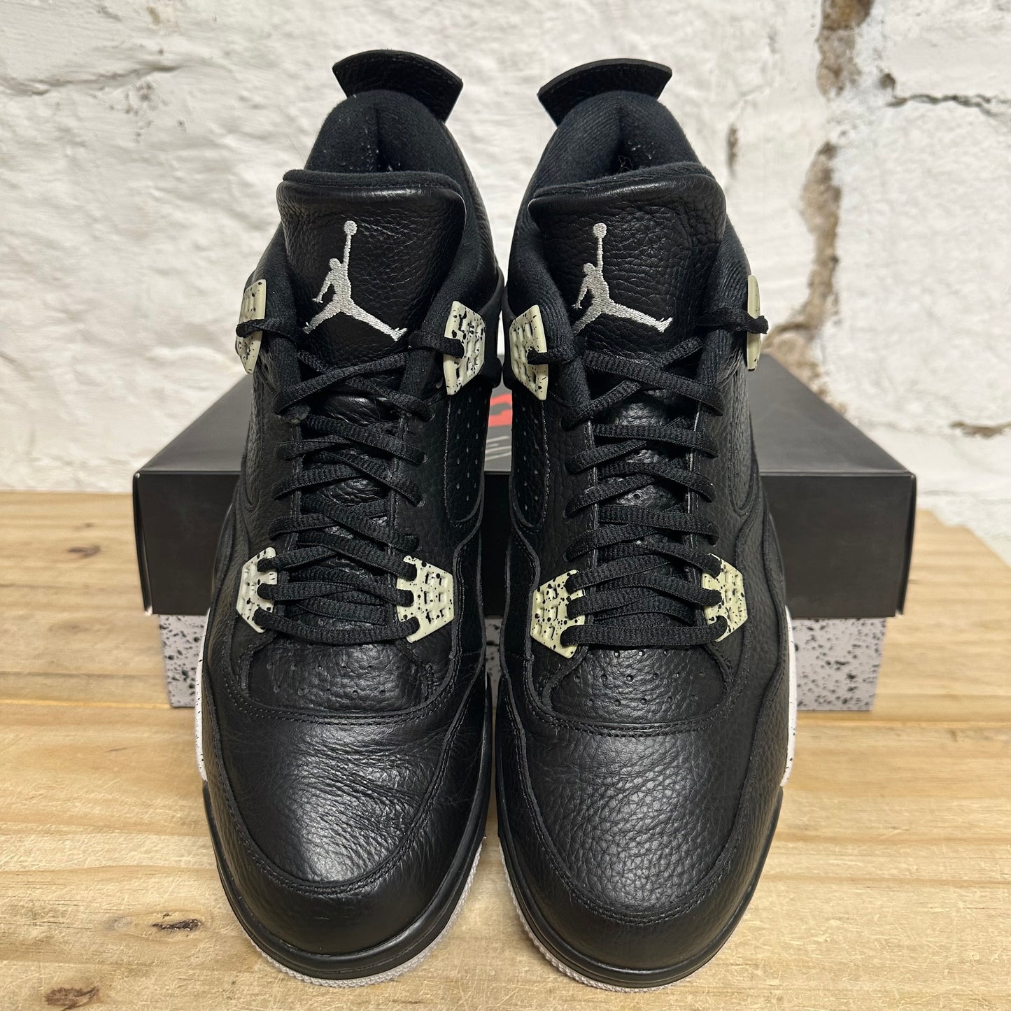 Air Jordan 4 Black Oreo Sz 12
