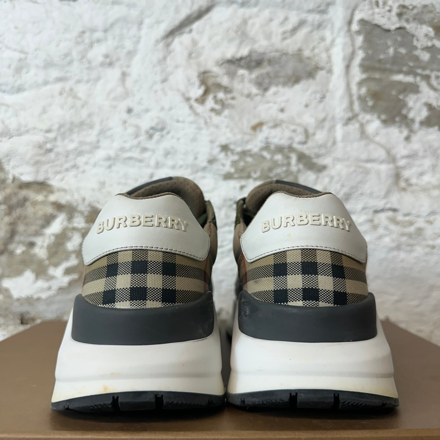 Burberry Ramsey Green Beige Grey Sneaker Sz 8 (41)