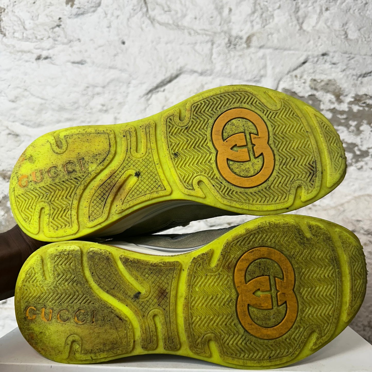 Gucci Ultrapace Silver Tan Sneaker Sz 9 No Box