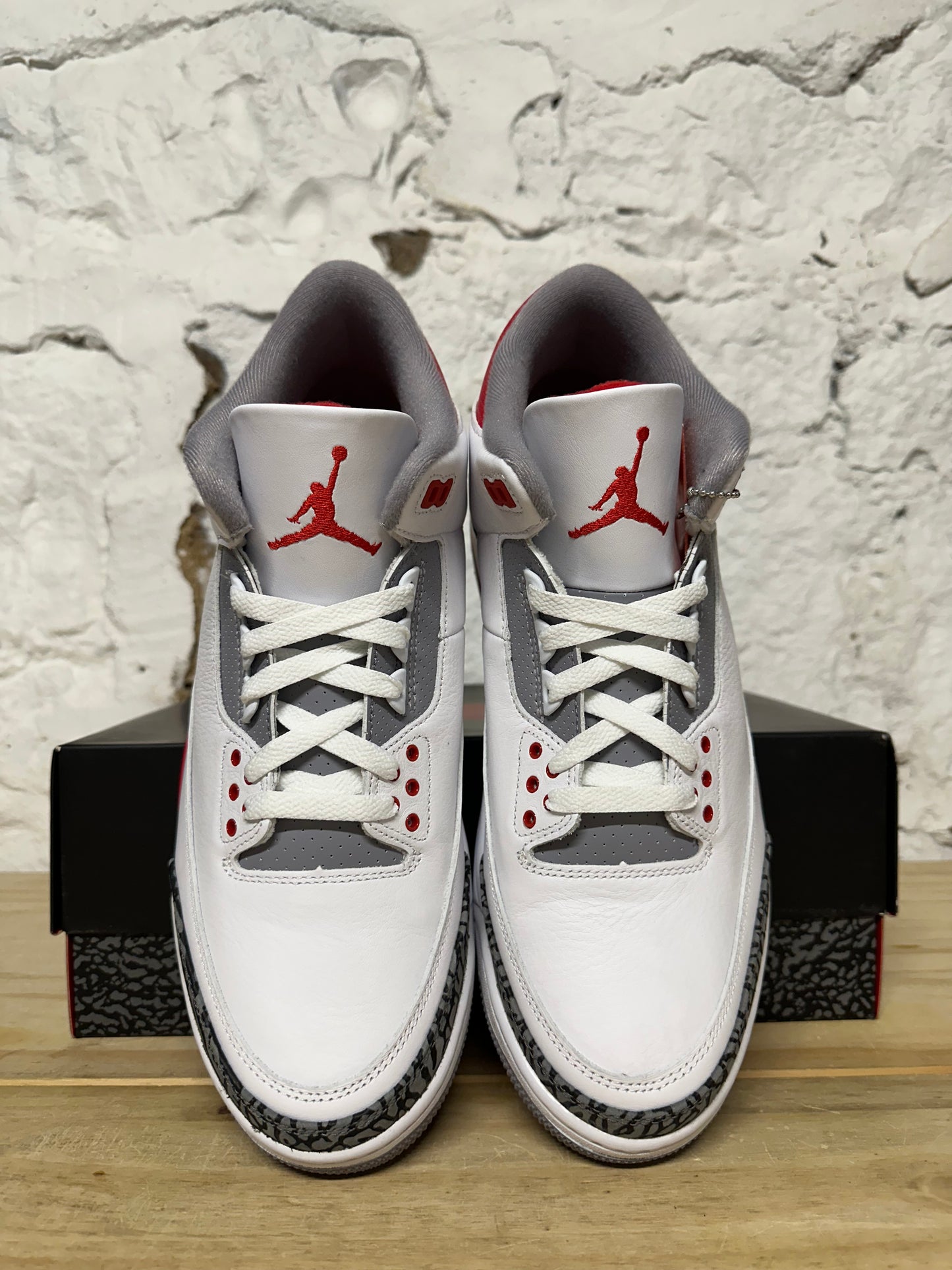 Air Jordan 3 Fire Red Sz 11.5 DS