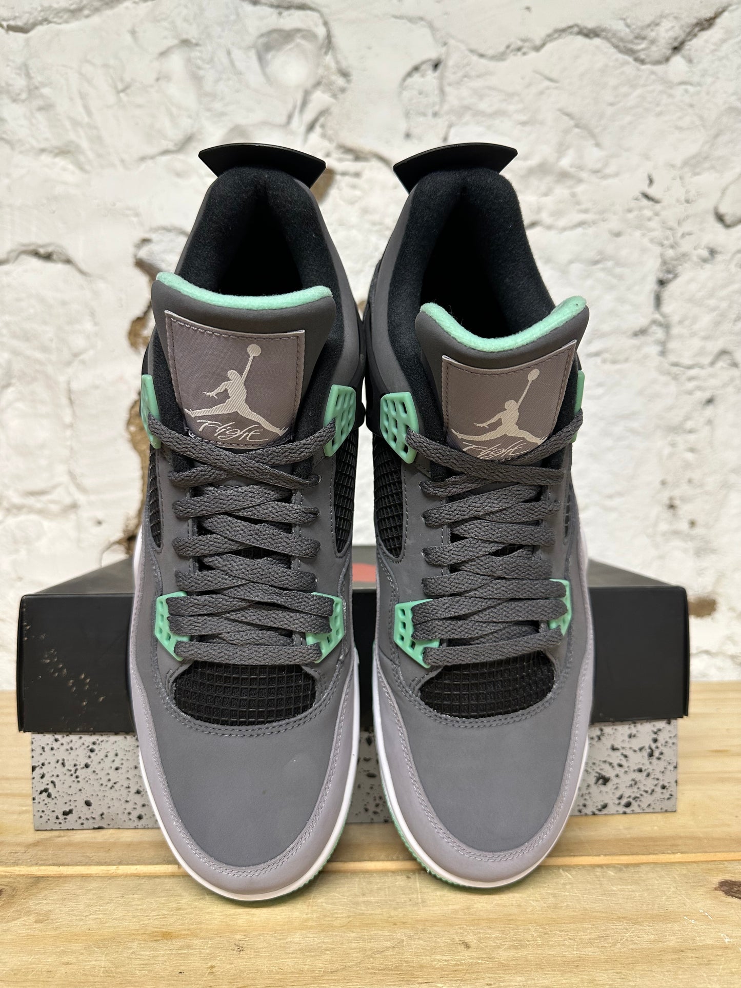 Air Jordan 4 Green Glow Sz 11.5