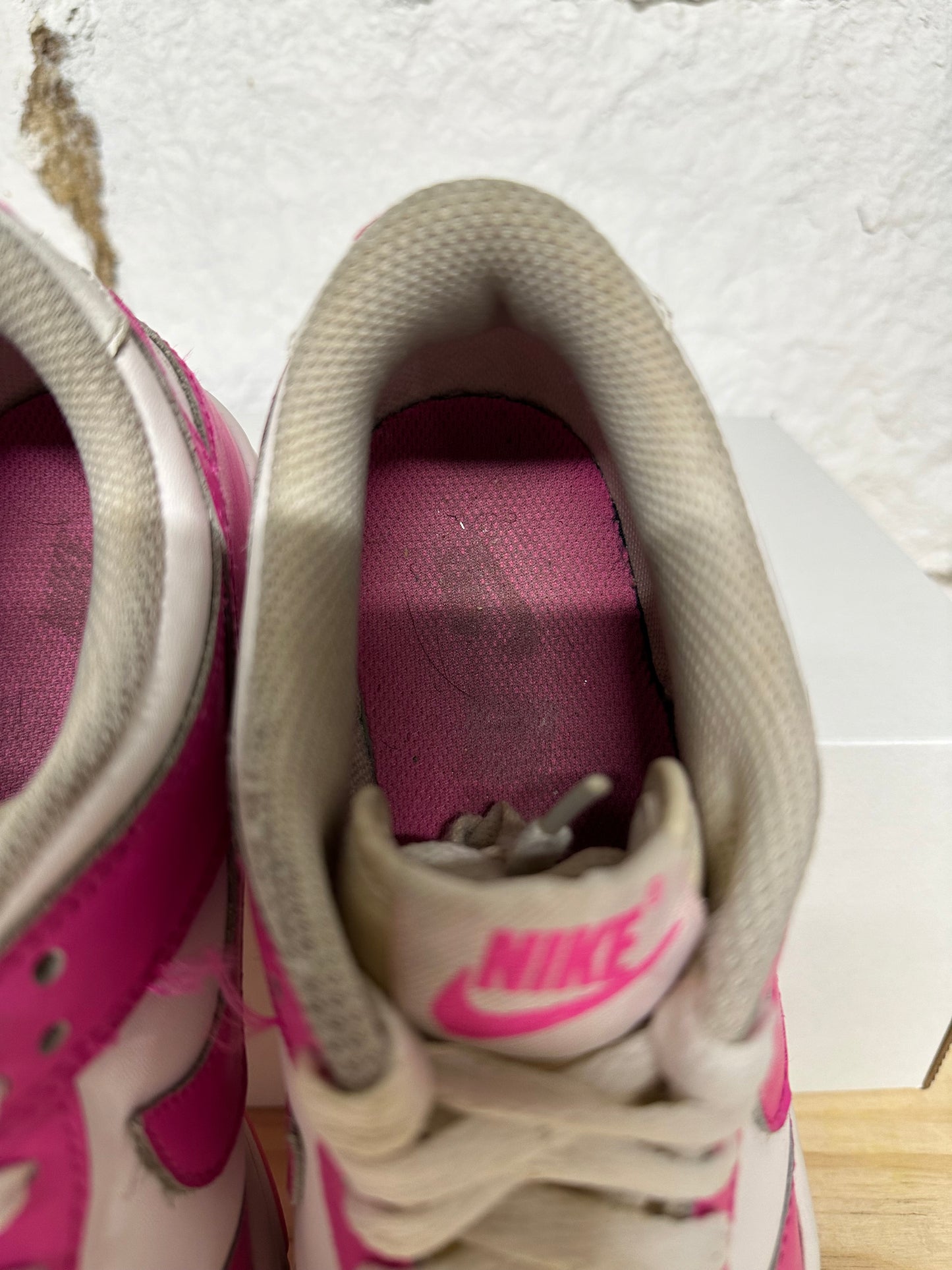 Nike Dunk Low Laser Fuchsia Sz 6Y