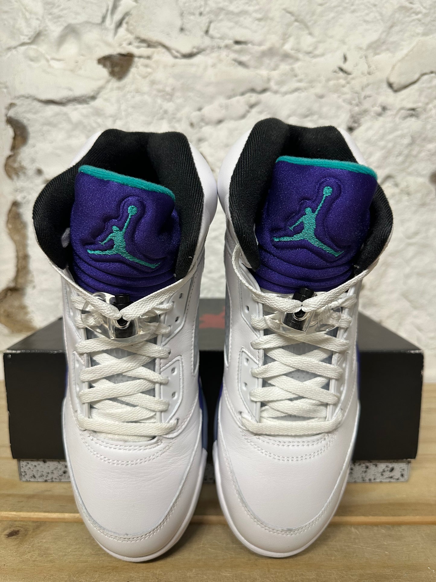 Air Jordan 5 Grape Sz 9.5