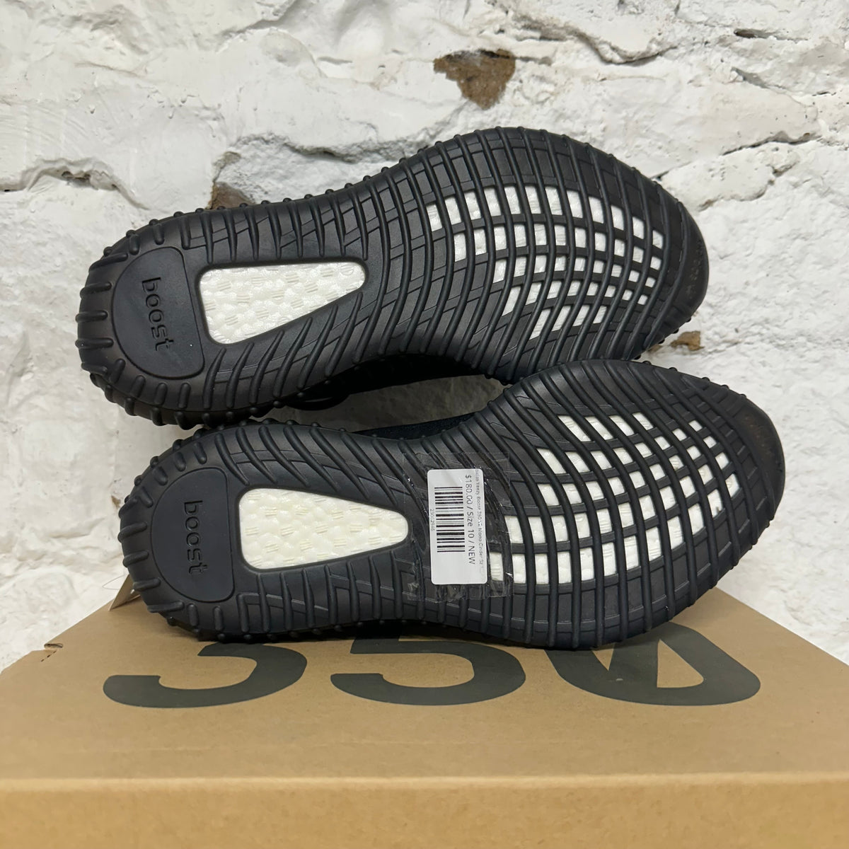 Yeezy 350 V2 Mono Cinder Sz 10 DS