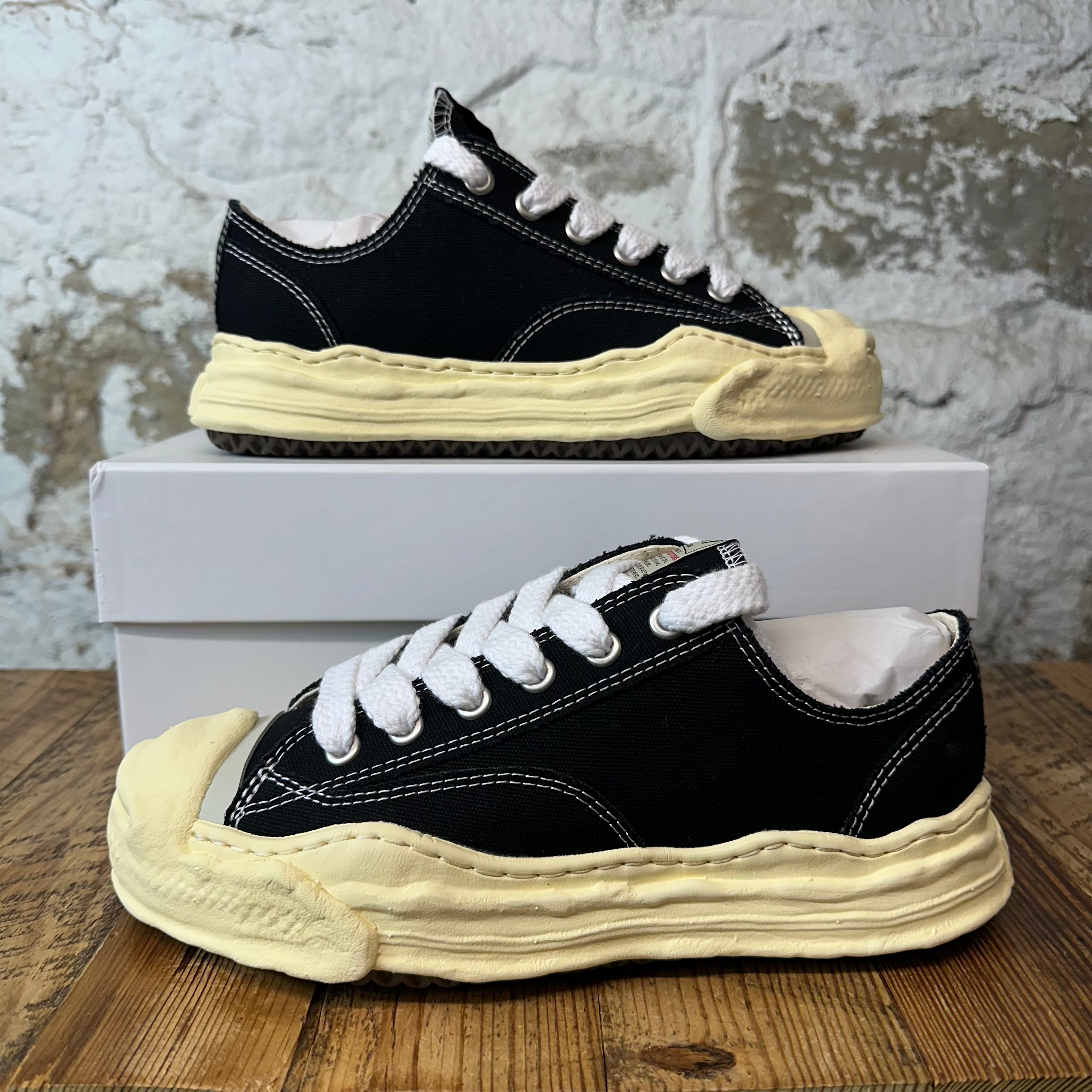 Maison Mihara Black Cream Hank Sneaker Sz 9 (42) DS