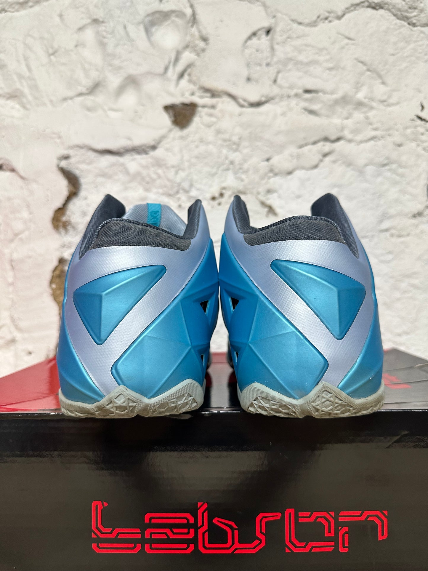 Nike LeBron 11 Gamma Blue Sz 10.5