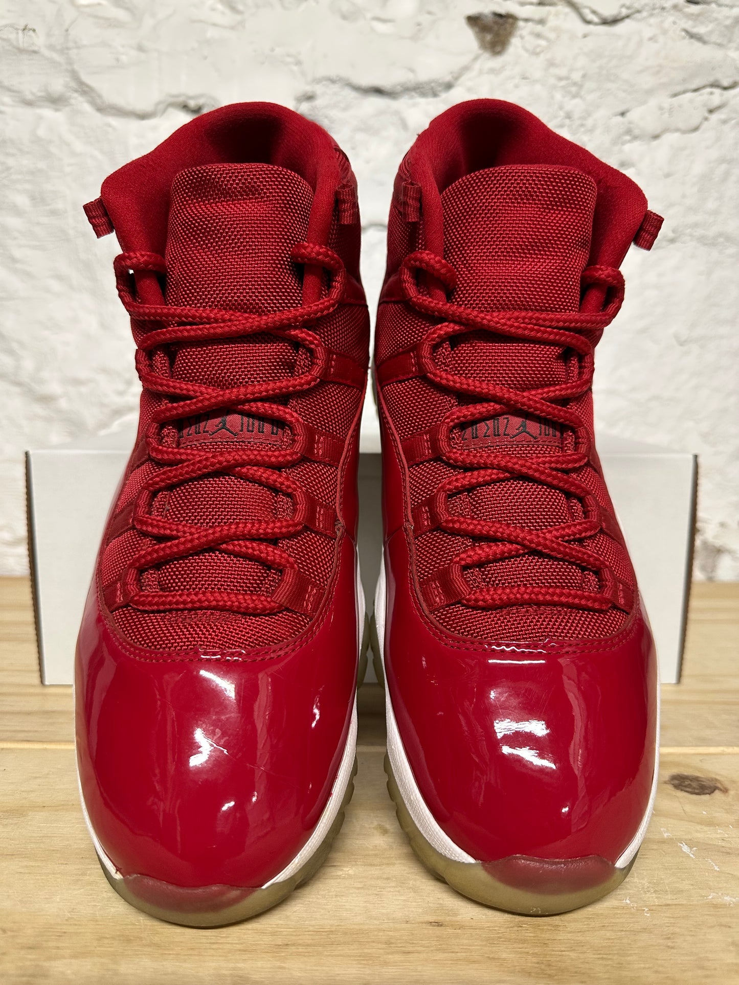 Air Jordan High 11 Win Like 96 Sz 11