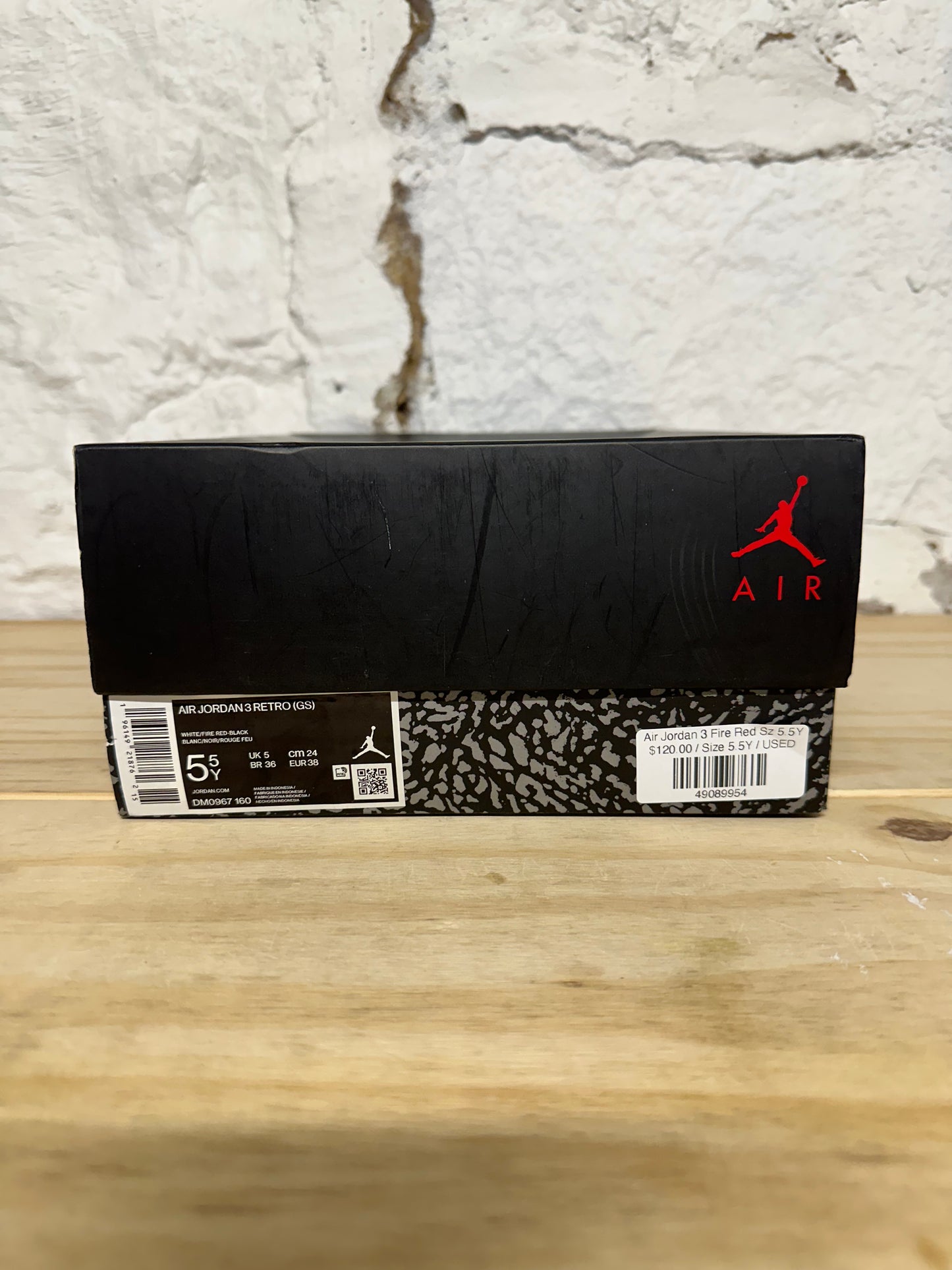 Air Jordan 3 Fire Red Sz 5.5Y