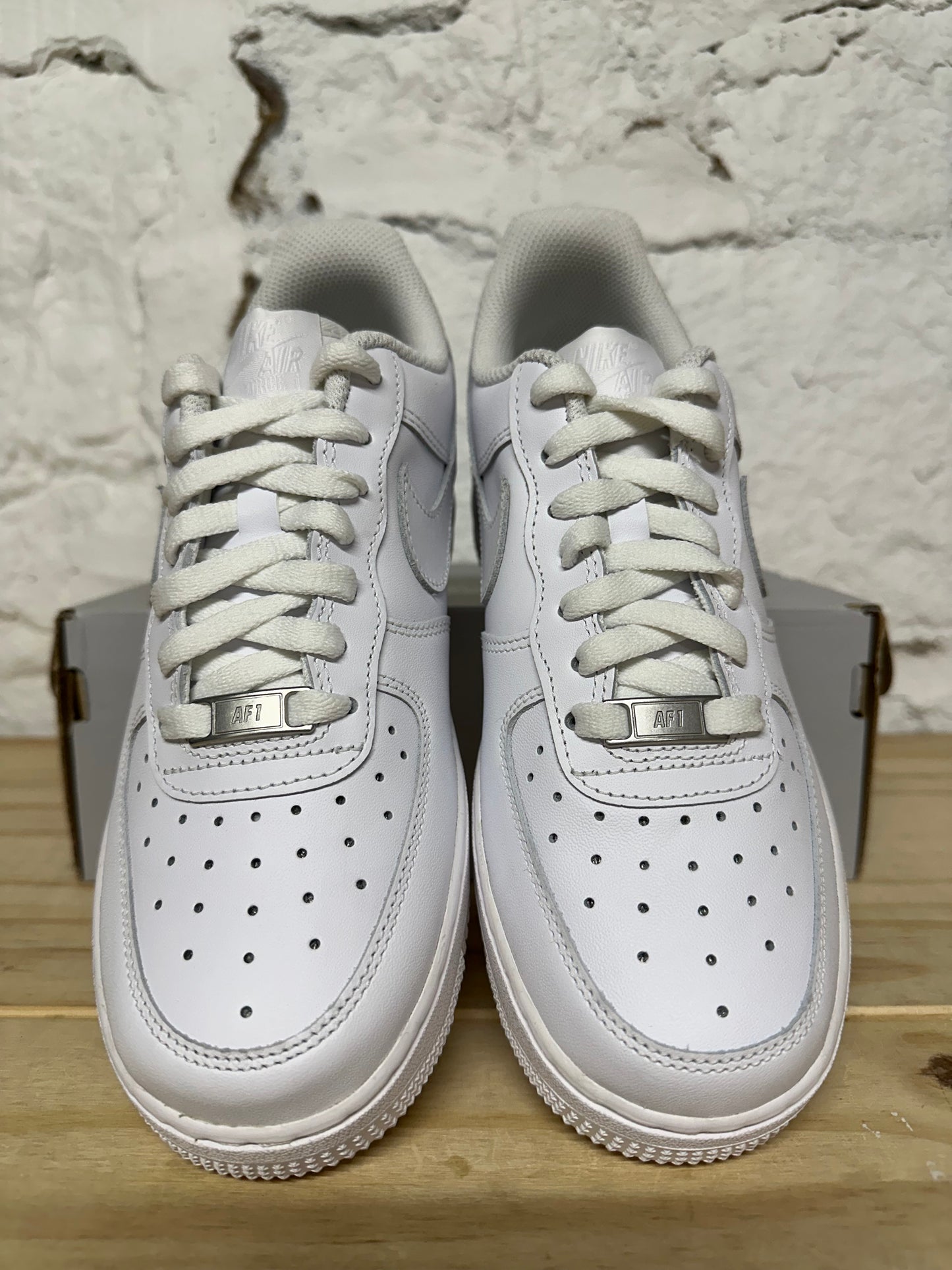Nike Air Force 1 Low Triple White Sz 6 DS