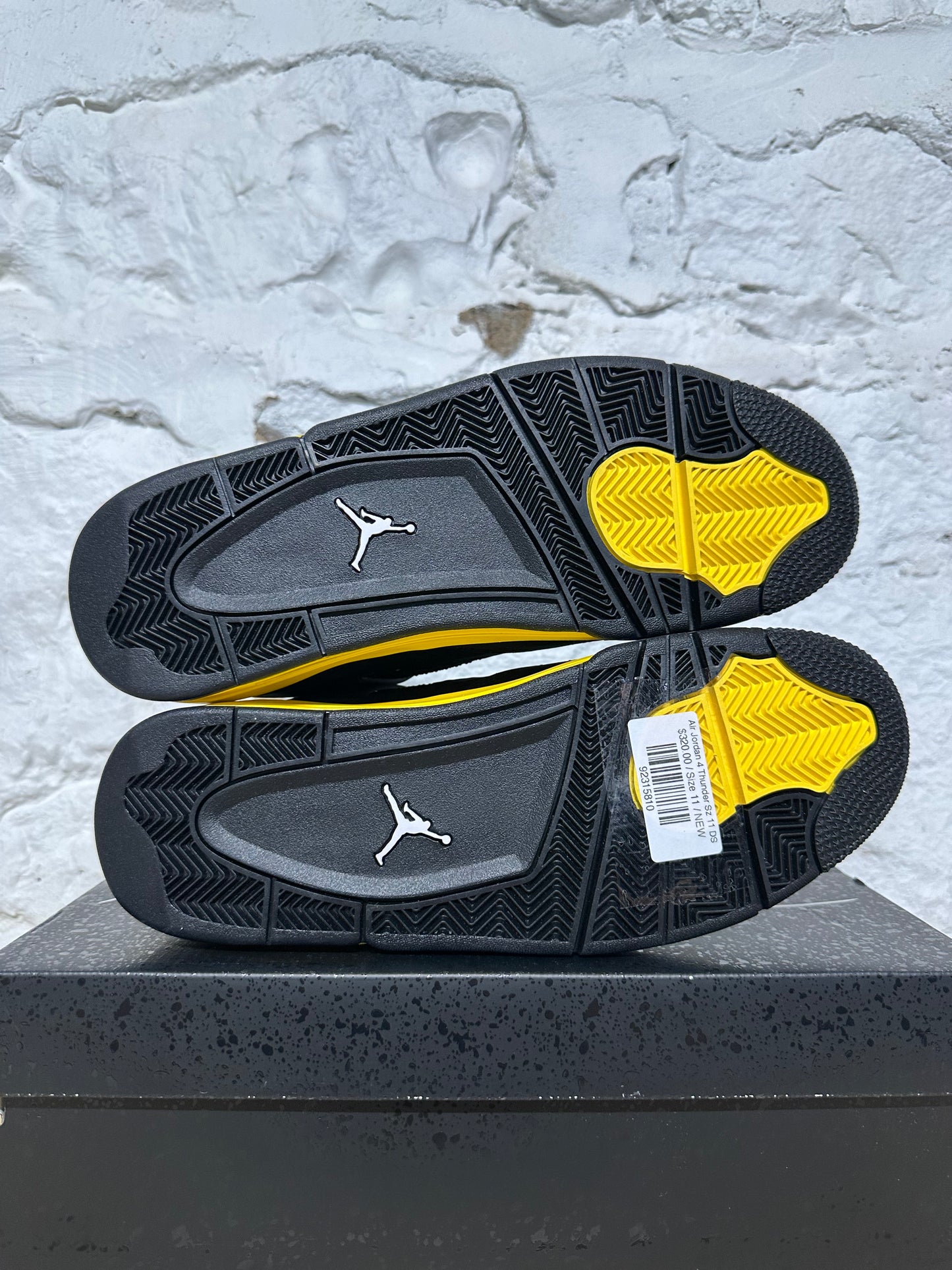 Air Jordan 4 Thunder Sz 11 DS