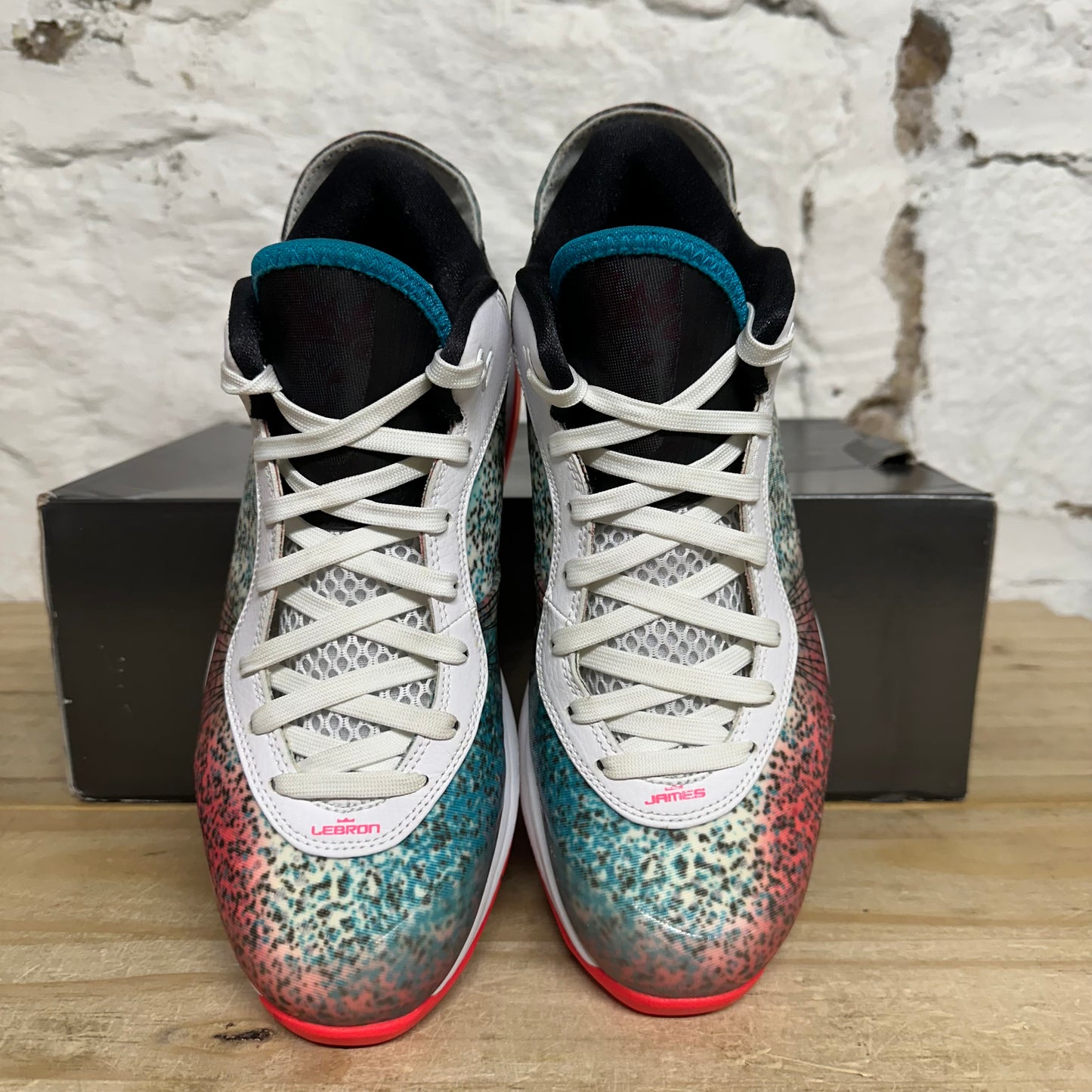 Nike LeBron 8 V2 Low Miami Nights Sz 8.5