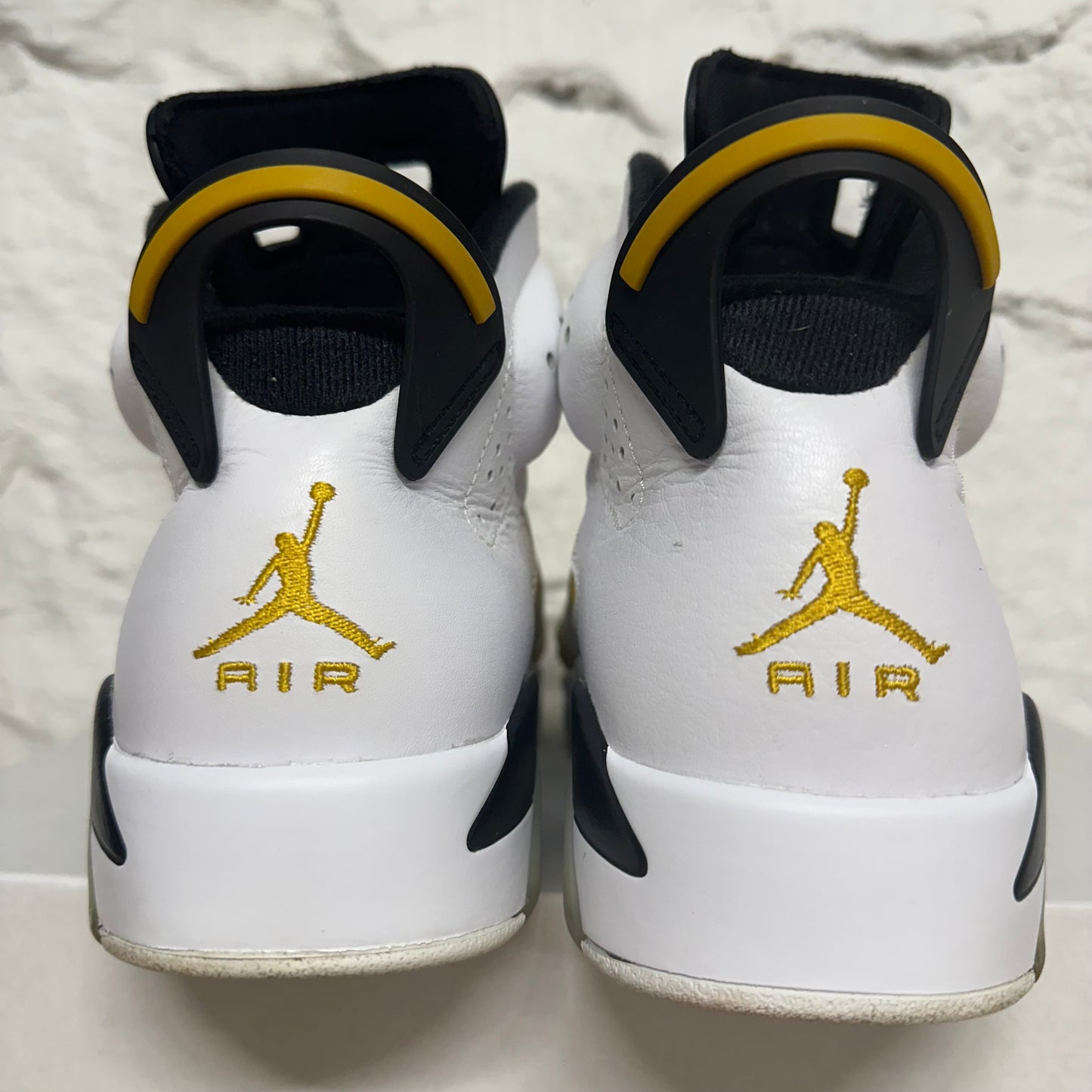 Air Jordan 6 Yellow Ochre Sz 10
