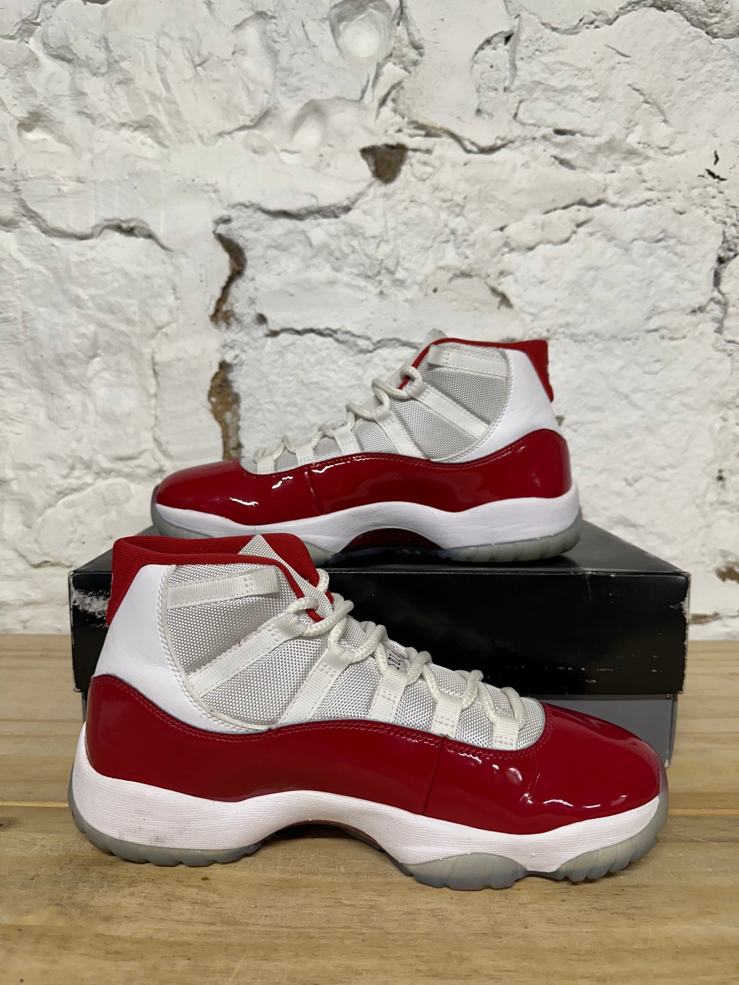 Air Jordan 11 High Cherry Sz 10