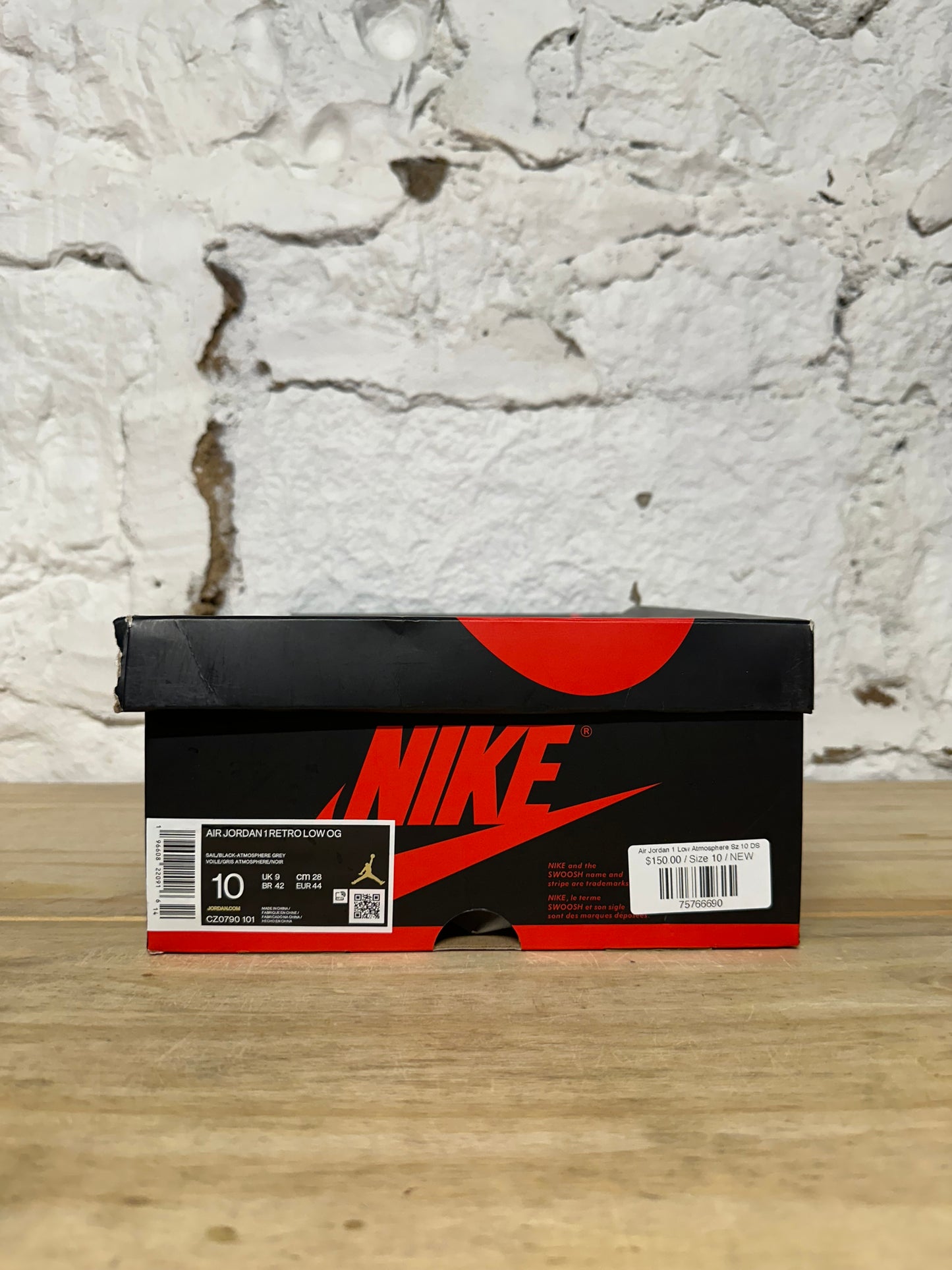 Air Jordan 1 Low Atmosphere Sz 10 DS