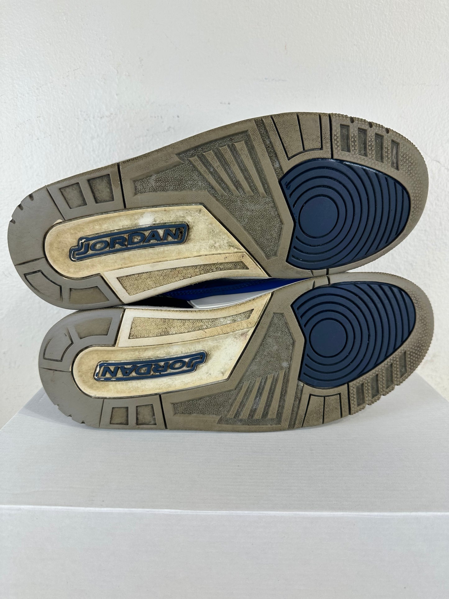 Air Jordan 3 Varsity Royal Sz 10