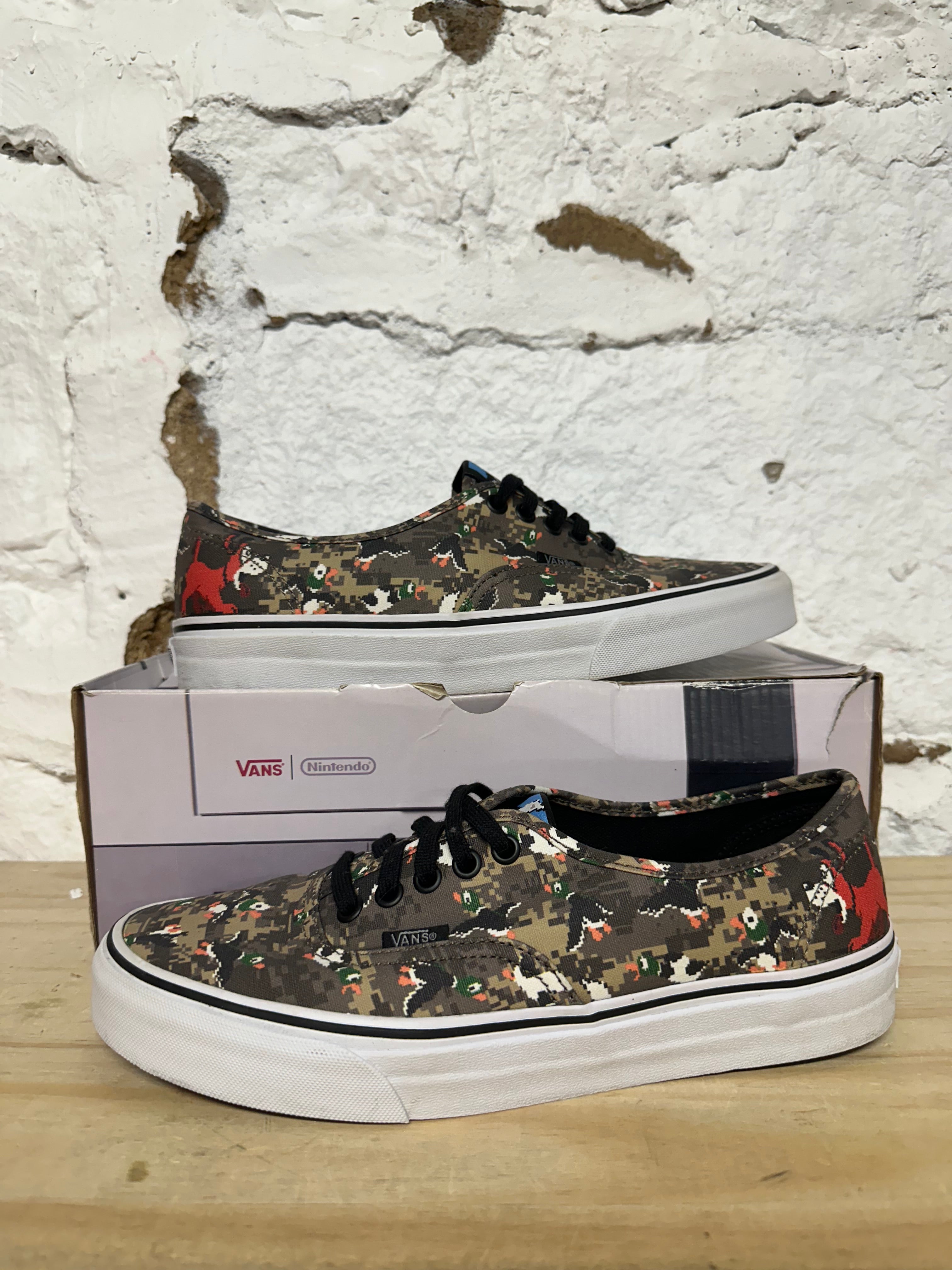 Vans Authenitc Nintendo Duck Hunt Sz 8.5