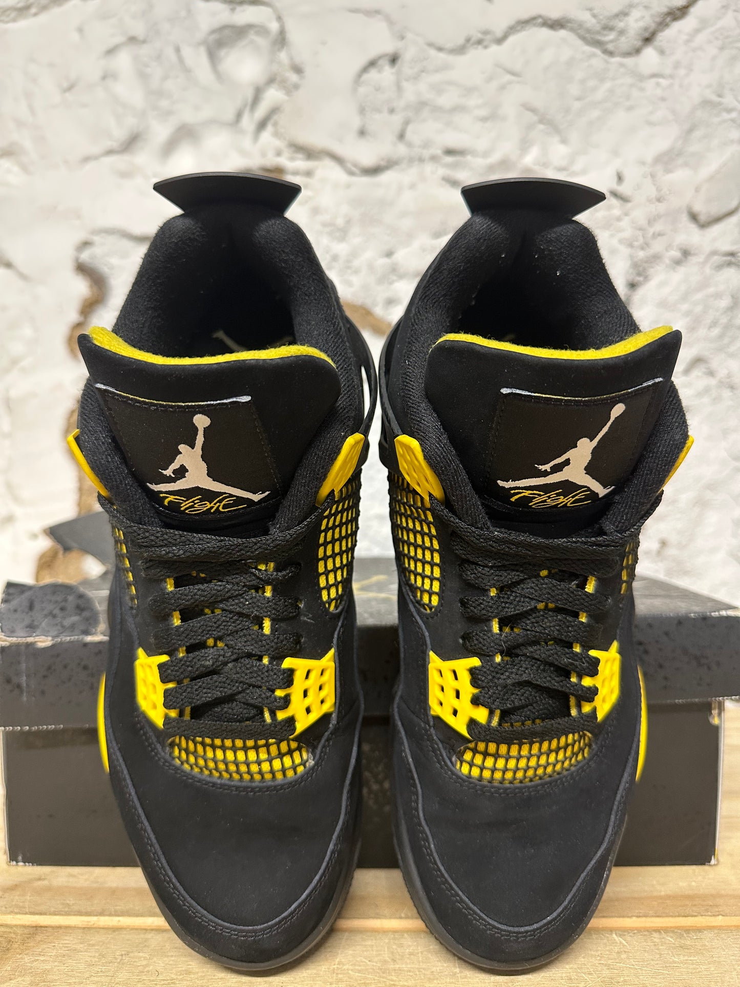 Air Jordan 4 Thunder Sz 9.5