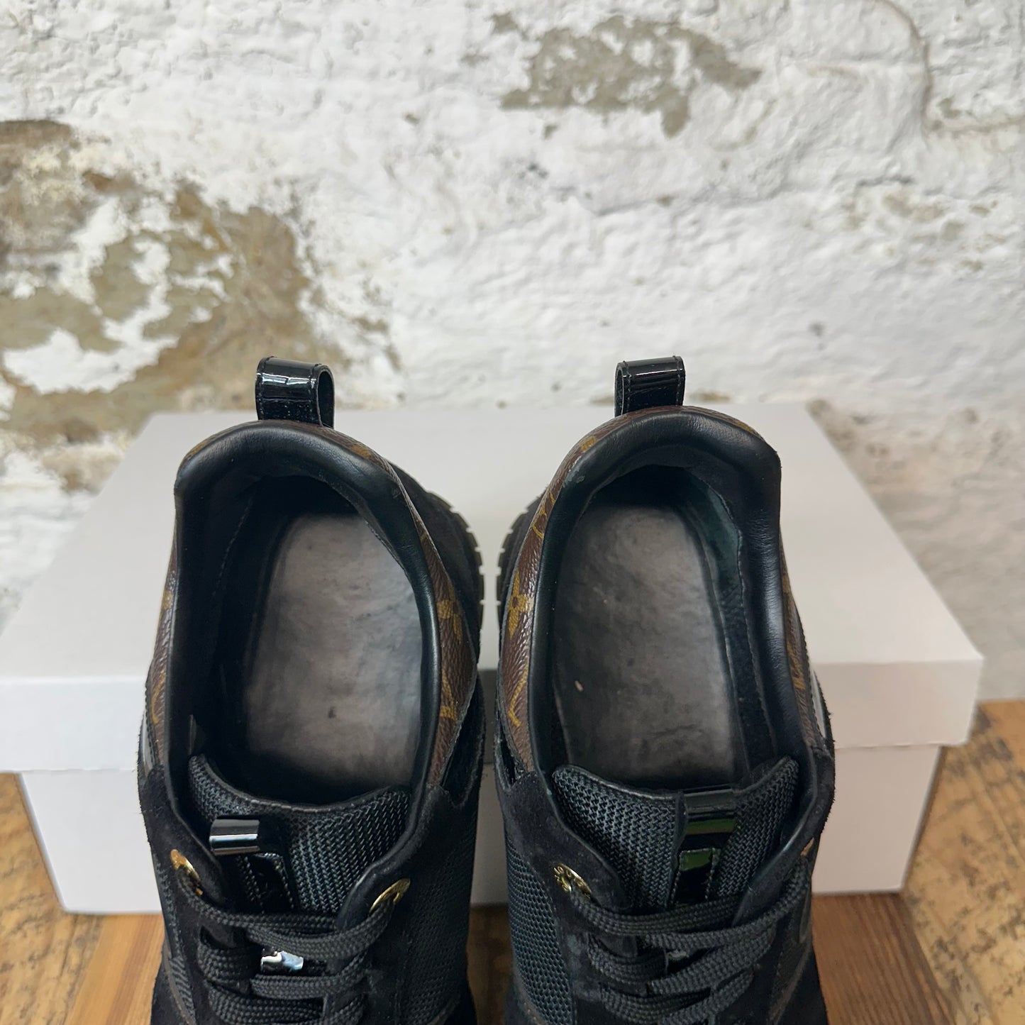 Louis Vuitton Black Brown Monogram Runaway Sneaker Sz 6 (38) No Box