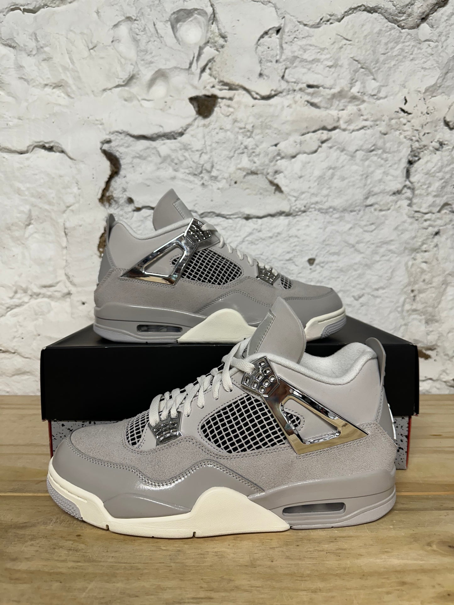 Air Jordan 4 Frozen Moments Sz 10 (11.5W) DS