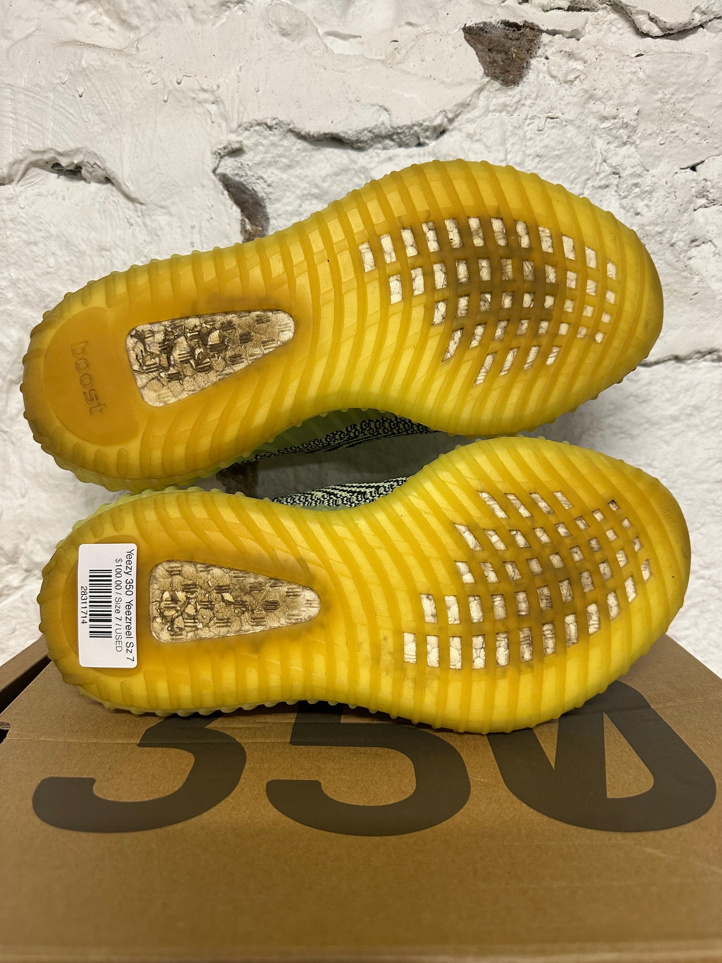 Yeezy 350 V2 Yeezreel Sz 7
